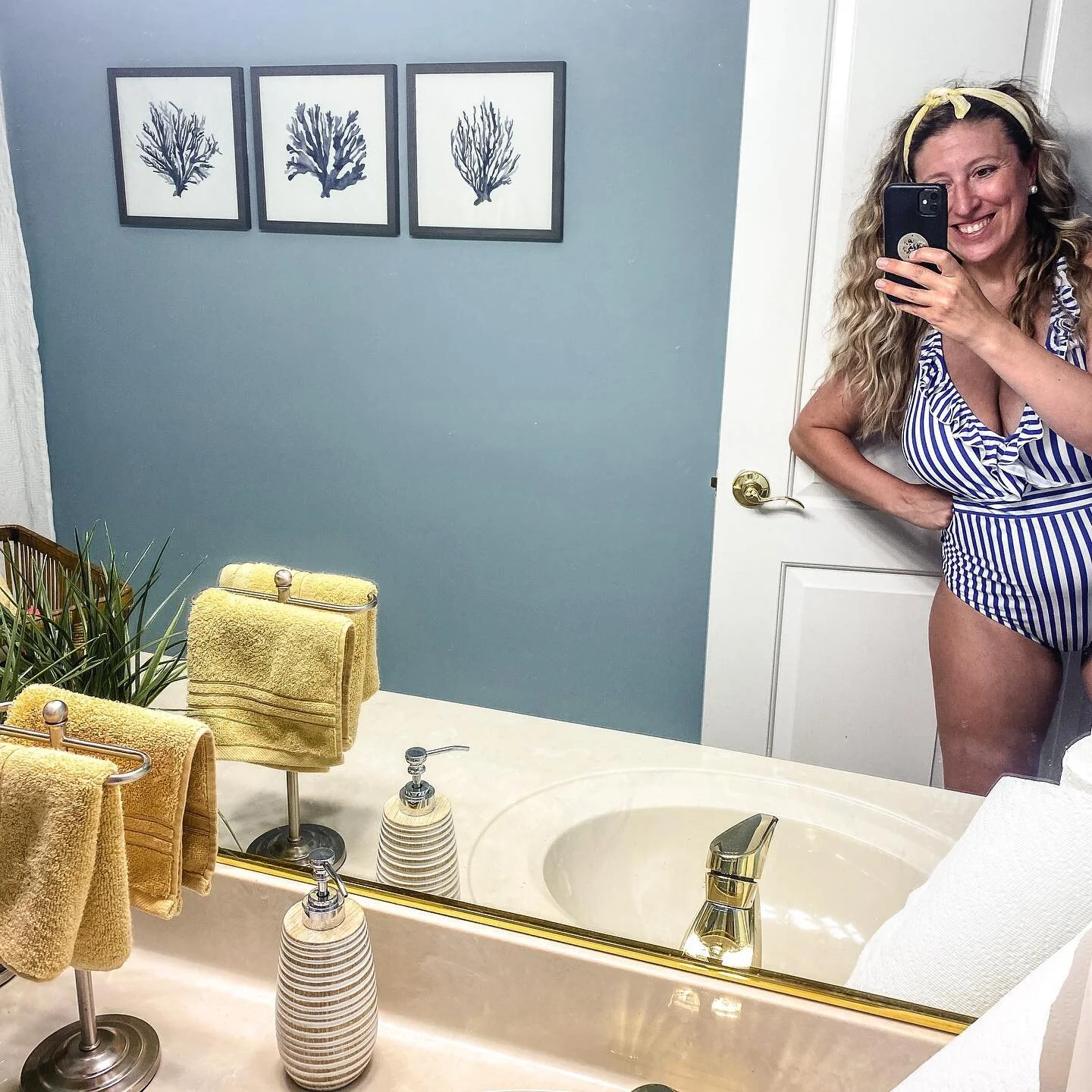 This is 35. 

And I almost didn't post this photo because all I see are the flaws in it. But thanks to my cousin and friend, @ericaleighb_ and her inspirational post last week, I am posting it!

I may not be completely comfortable in my new (and old)
