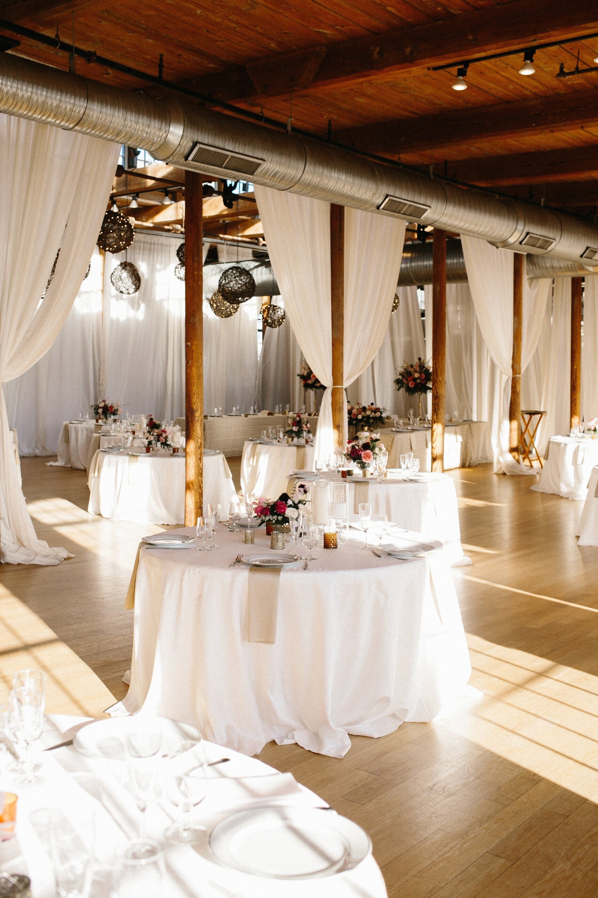 durham outdoor dining on Our Favorite Durham Wedding Venues L Amour Foto