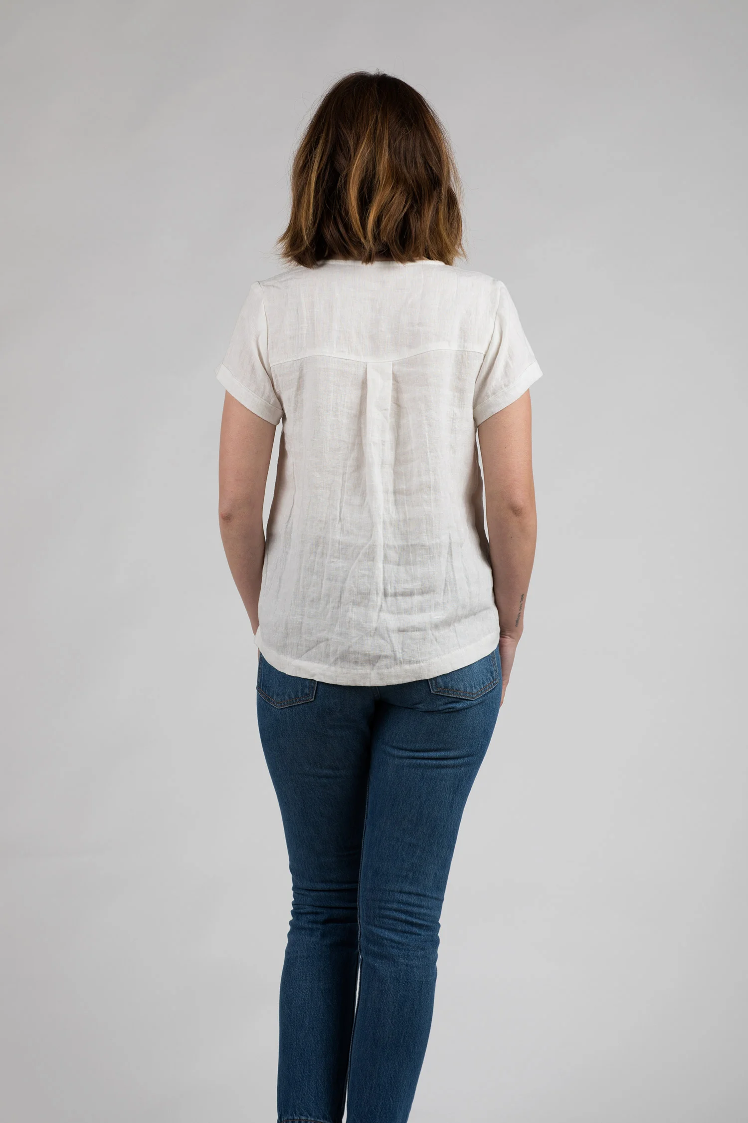 Linen-Blouse-Cloud-White-Short-Sleeve-No-14-Pyne-and-Smith-03.jpg