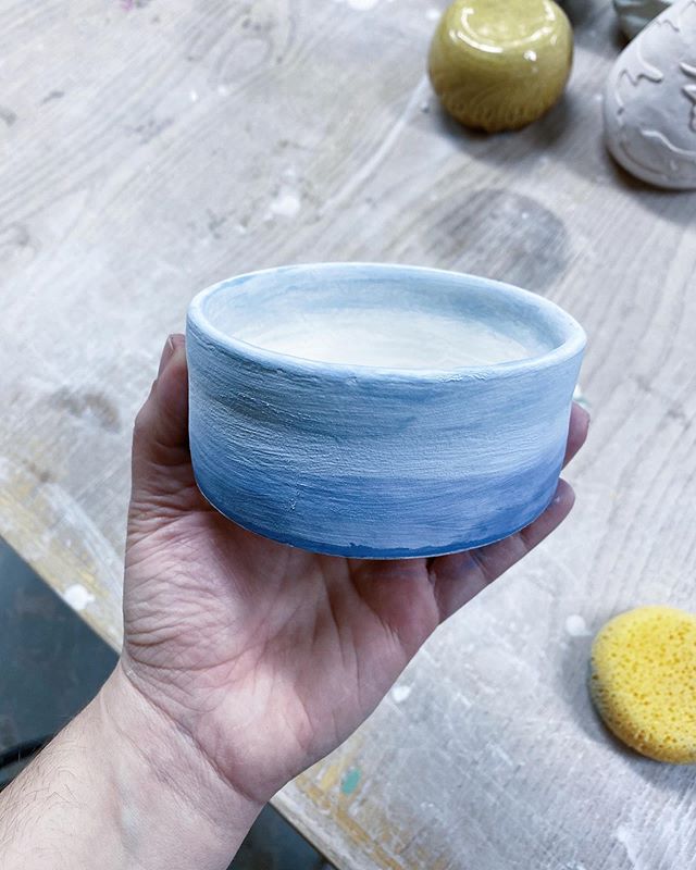 Can&rsquo;t wait to see how this one turns out 🙇🏻&zwj;♀️
.
.
.
.
#pottery #clay #glaze #art #artdaily #artist #artgram #artofvisuals #design #designideas #inspired
