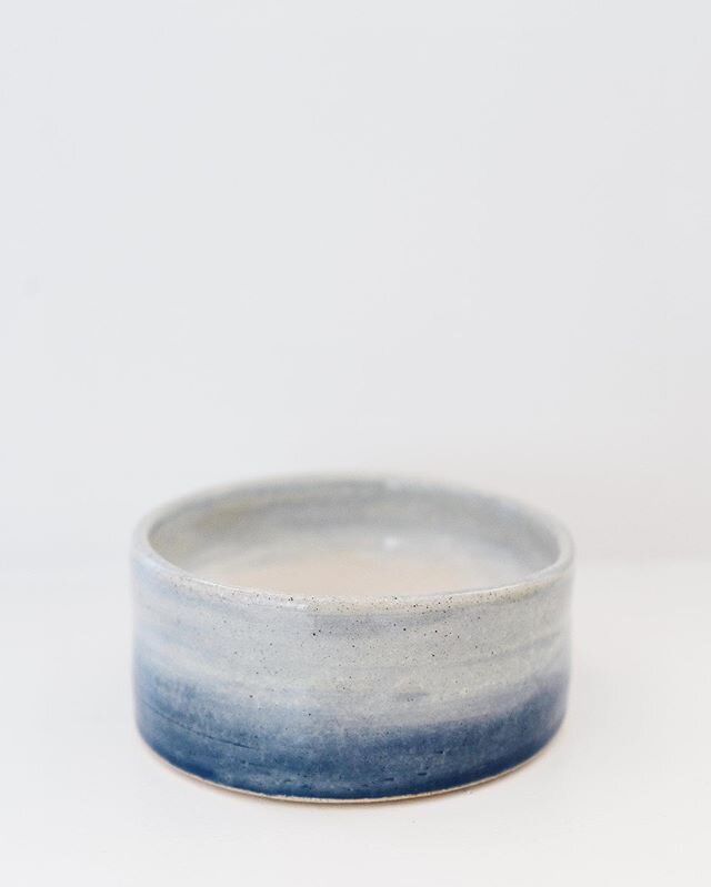 Here she is ✨ this one was thrown on the wheel and hand painted
.
.
.
.
#pottery #clay #glaze #art #artdaily #artist #artgram #artofvisuals #design #designideas #inspired