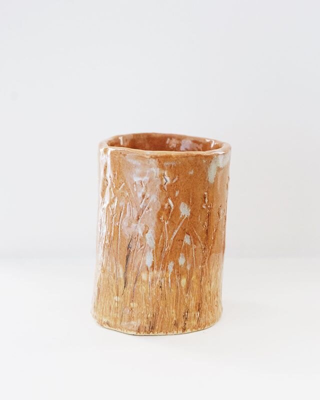 Hand built, carved and painted 🌾
.
.
.
.
#pottery #clay #glaze #ceramics #art #artdaily #artist #artgram #artofvisuals #design #designideas #inspired