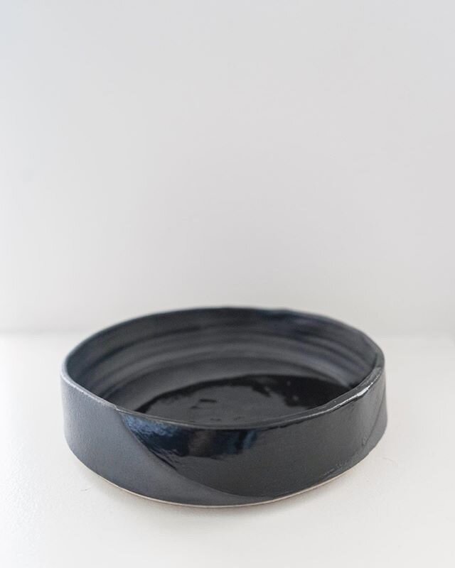 🌘
.
.
.
.
#pottery #clay #glaze #ceramics #art #artdaily #artist #artgram #artofvisuals #design #designideas #inspired