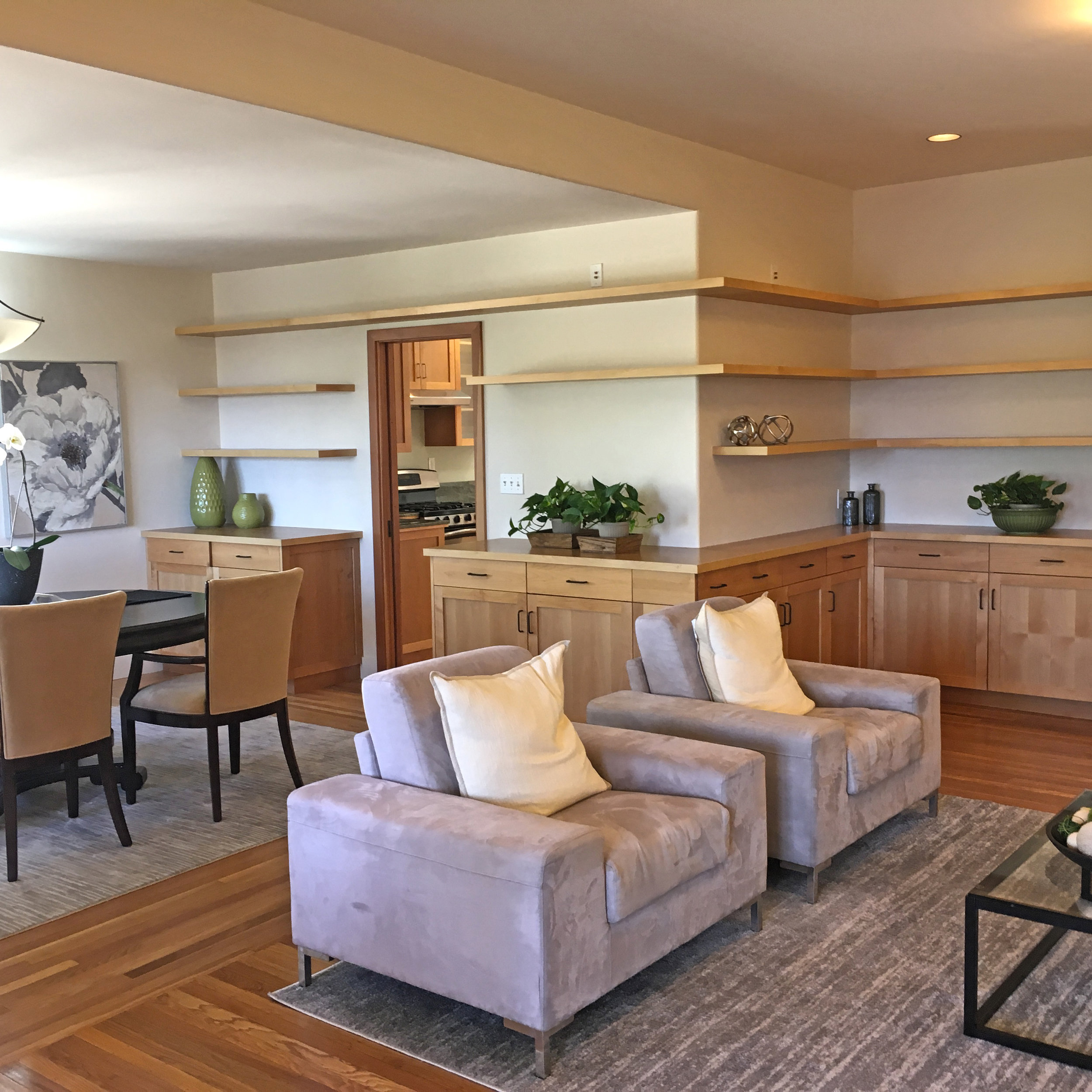 IMG_0301colusadiningliving.jpg