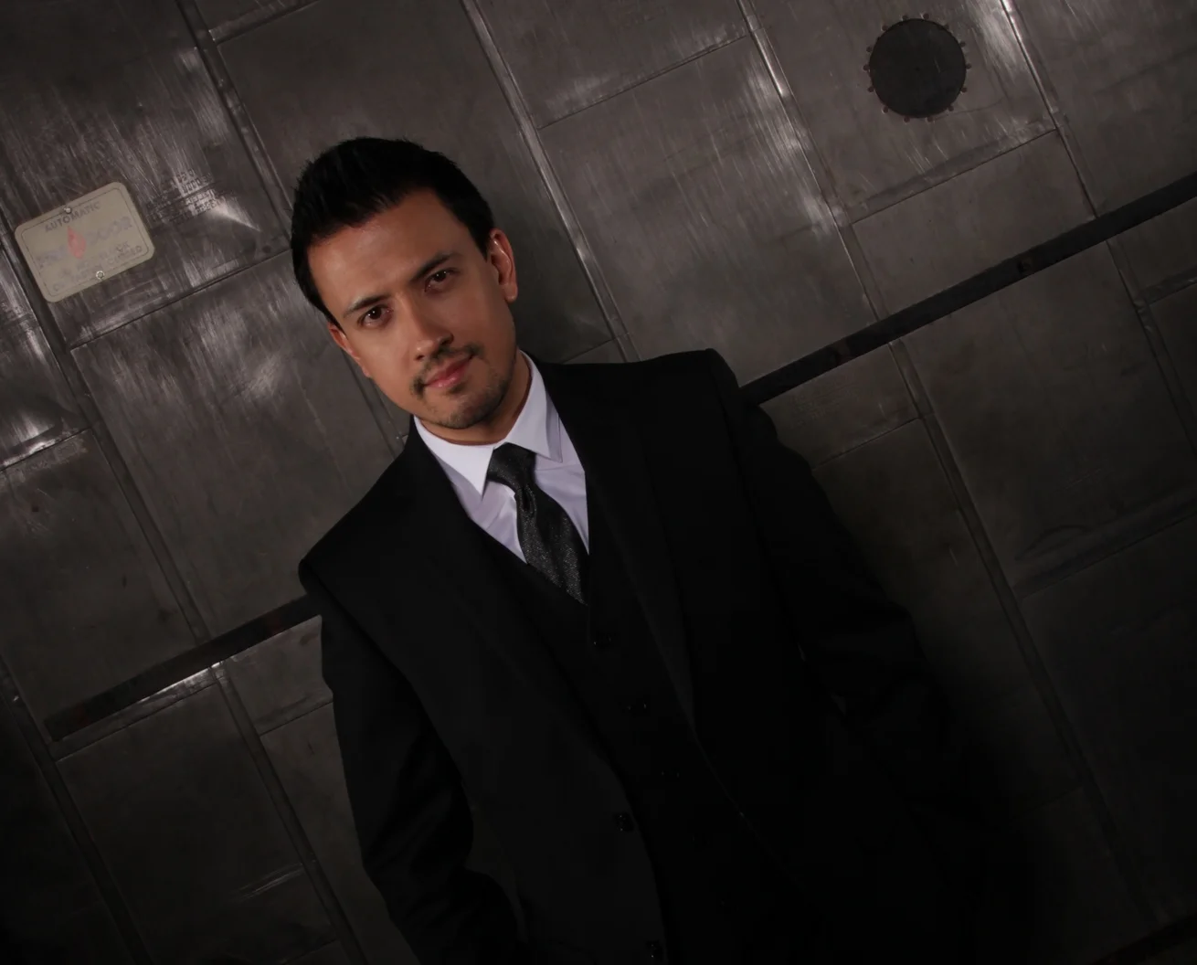 Christopher Moro, one of the Top 7 Magicians in Los Angeles, performing at a corporate event