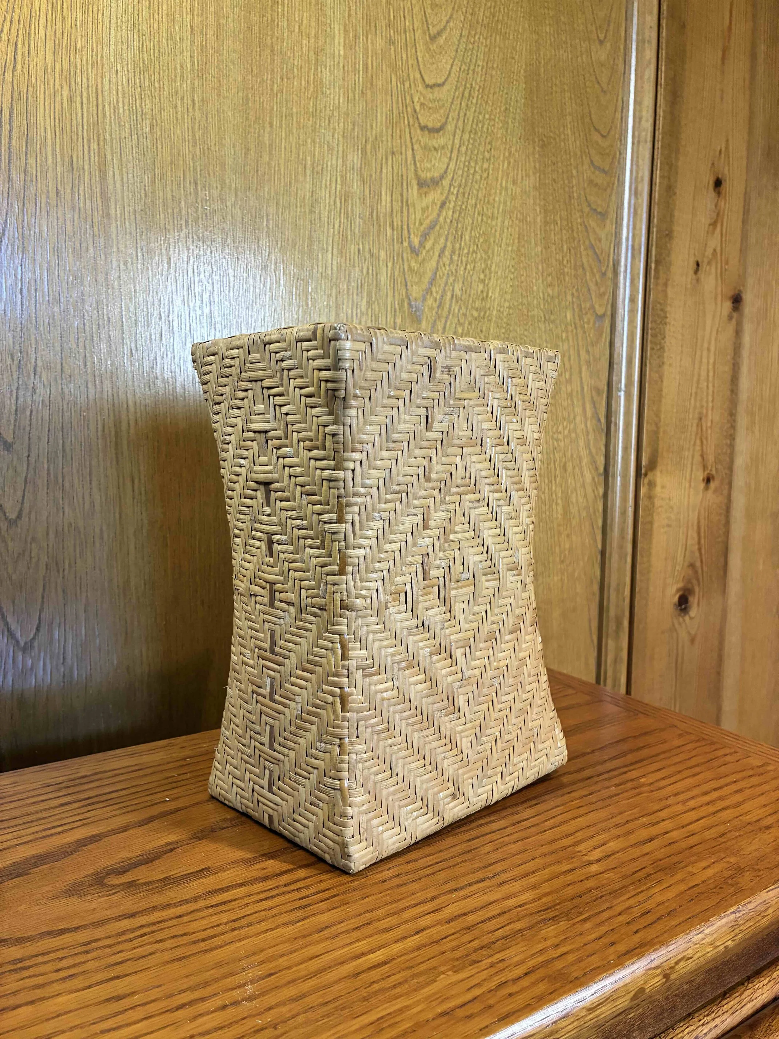$3 | Woven Pedestal
