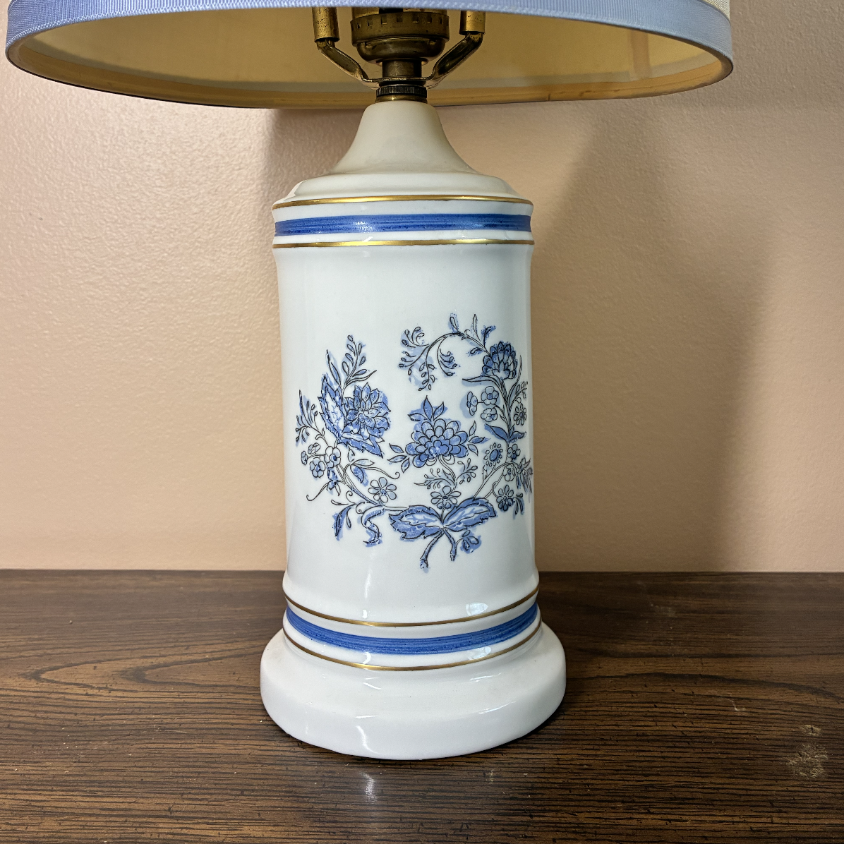 $3 | Blue Floral Lamp Base