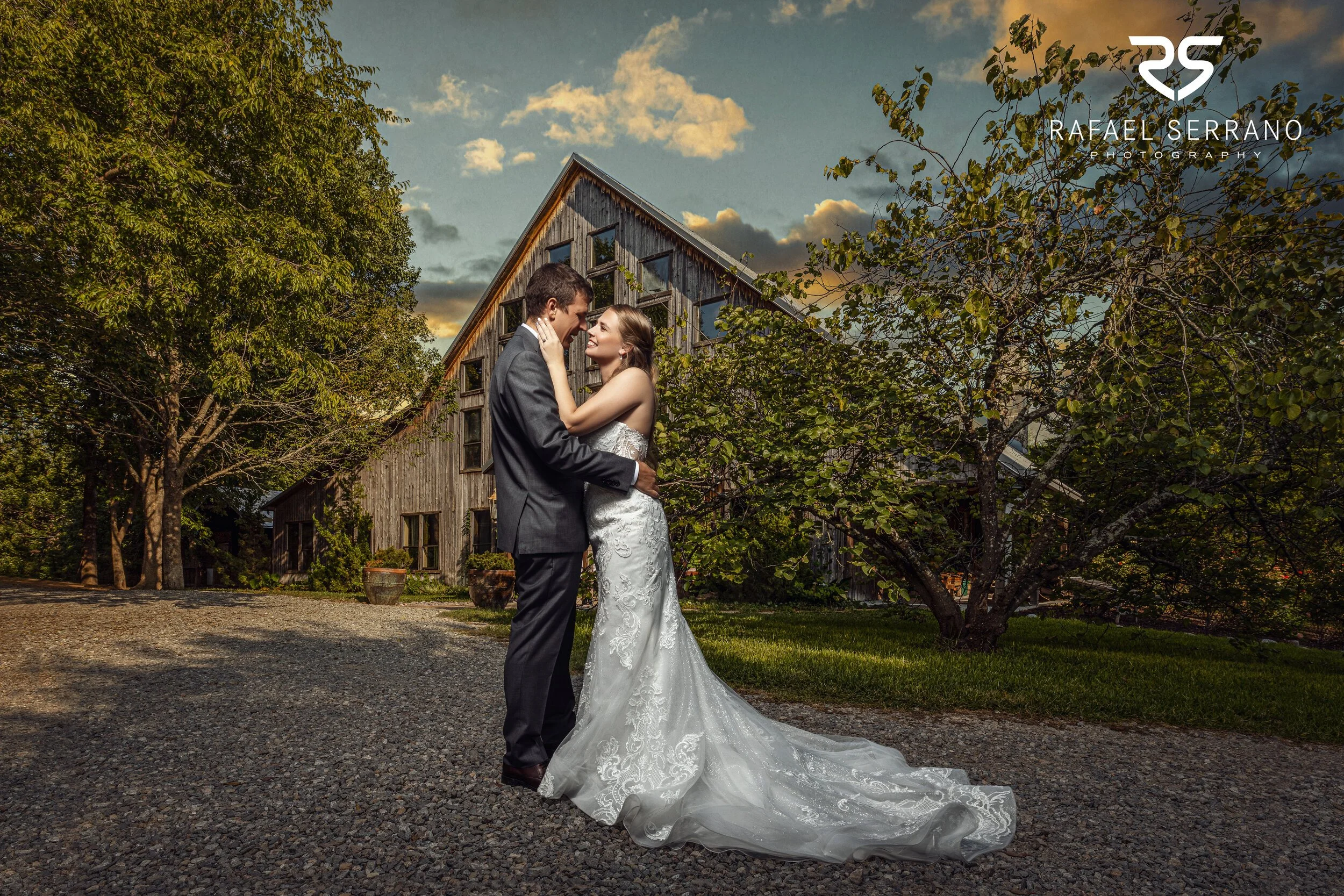 Bride and groom outside Avalon Legacy Ranch wedding venue in McKinney, Texas
