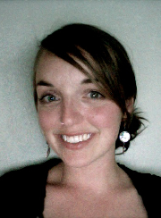      Lauren Hodge, Directora de Programas  