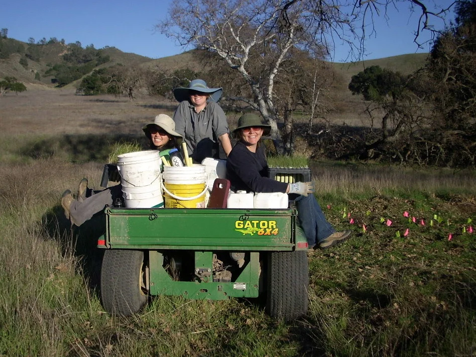 Packing in Eqipment and Helpers, 1, 01-31-09.JPG