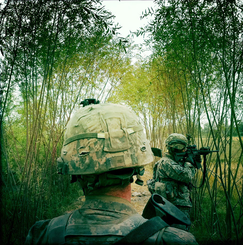 Damon Winter 'A Grunts LIfe' from www.Poyi.org http://www.poyi.org/68/17/third_01.php