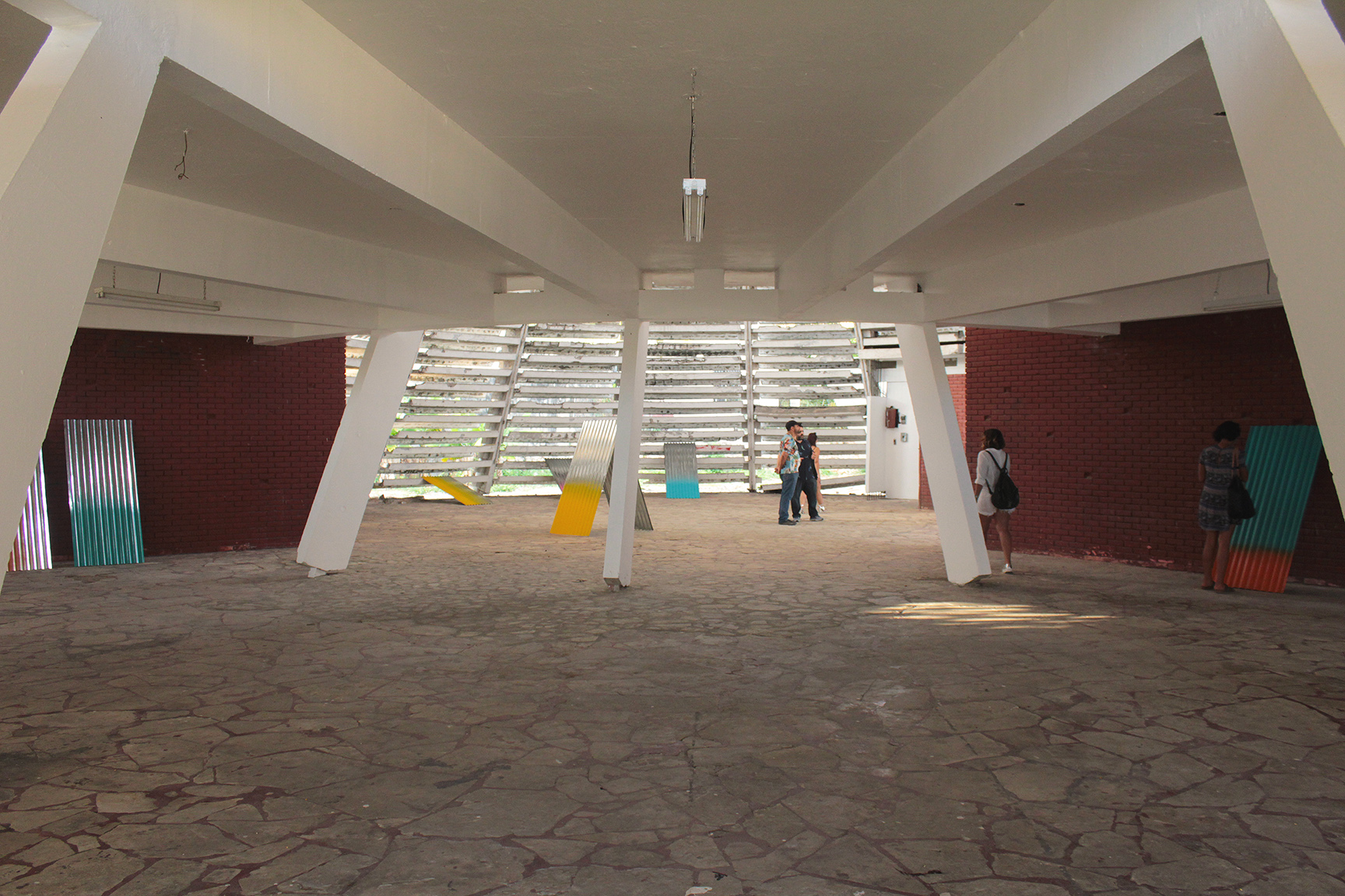 Ranchos, Planchas y Gallinas , 2016, en el Pabellón de Venezuela, Santo Domingo. Foto por José Morbán.