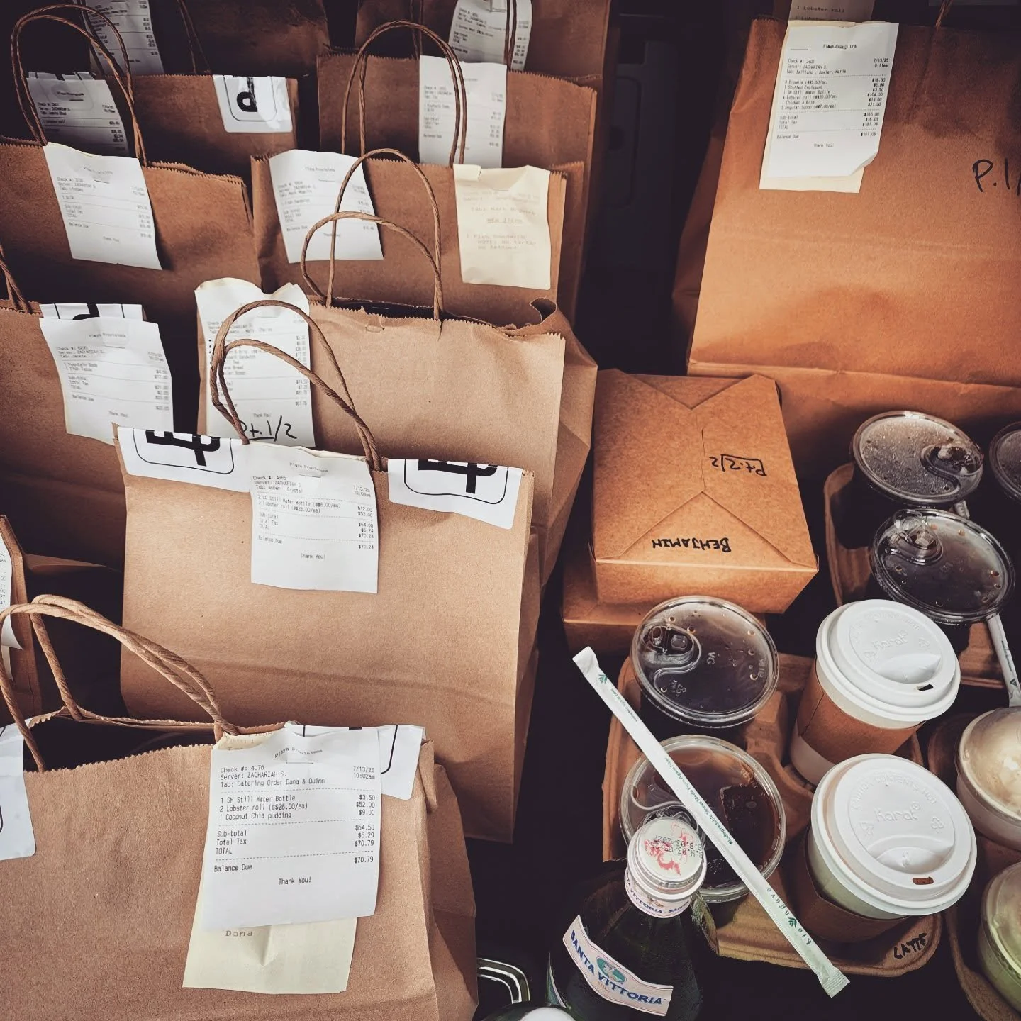 We do deliveries for Large orders / Catering Requests! This was a drop off order for 30ppl.
We offer specific packages for catering or in this case , they planned to call in 1.5 hours before and put in their order for individual groups of 1-4 peopl