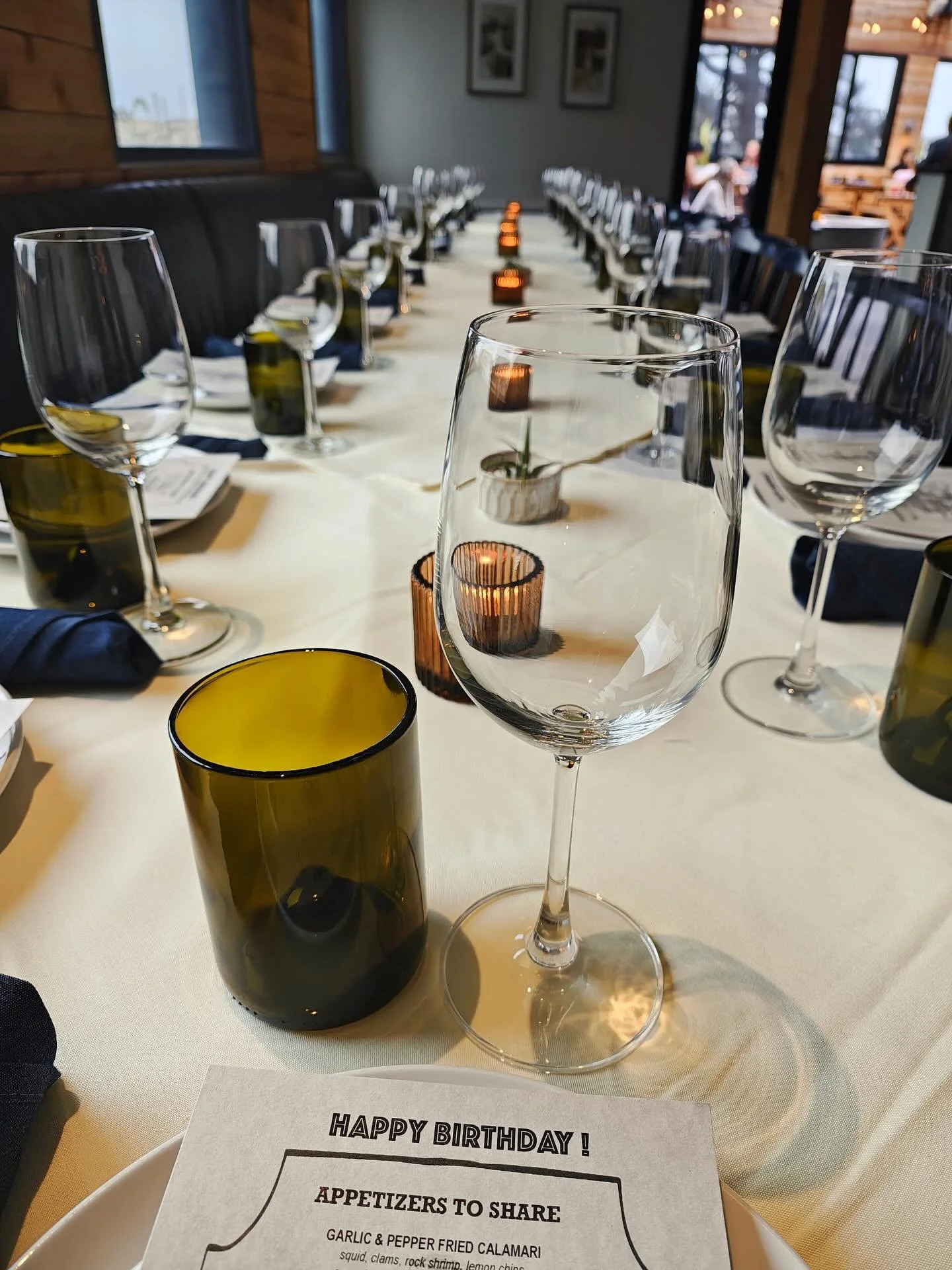 Non-Private, HB Celebration for 24 Guests ! Set Printed Menu Included. Tablecloths Are Extra. Inquire for your next party using the information provided in BIO.
#beachlife #birthday #21st #topchef #setmenu #specialevent #privateevent