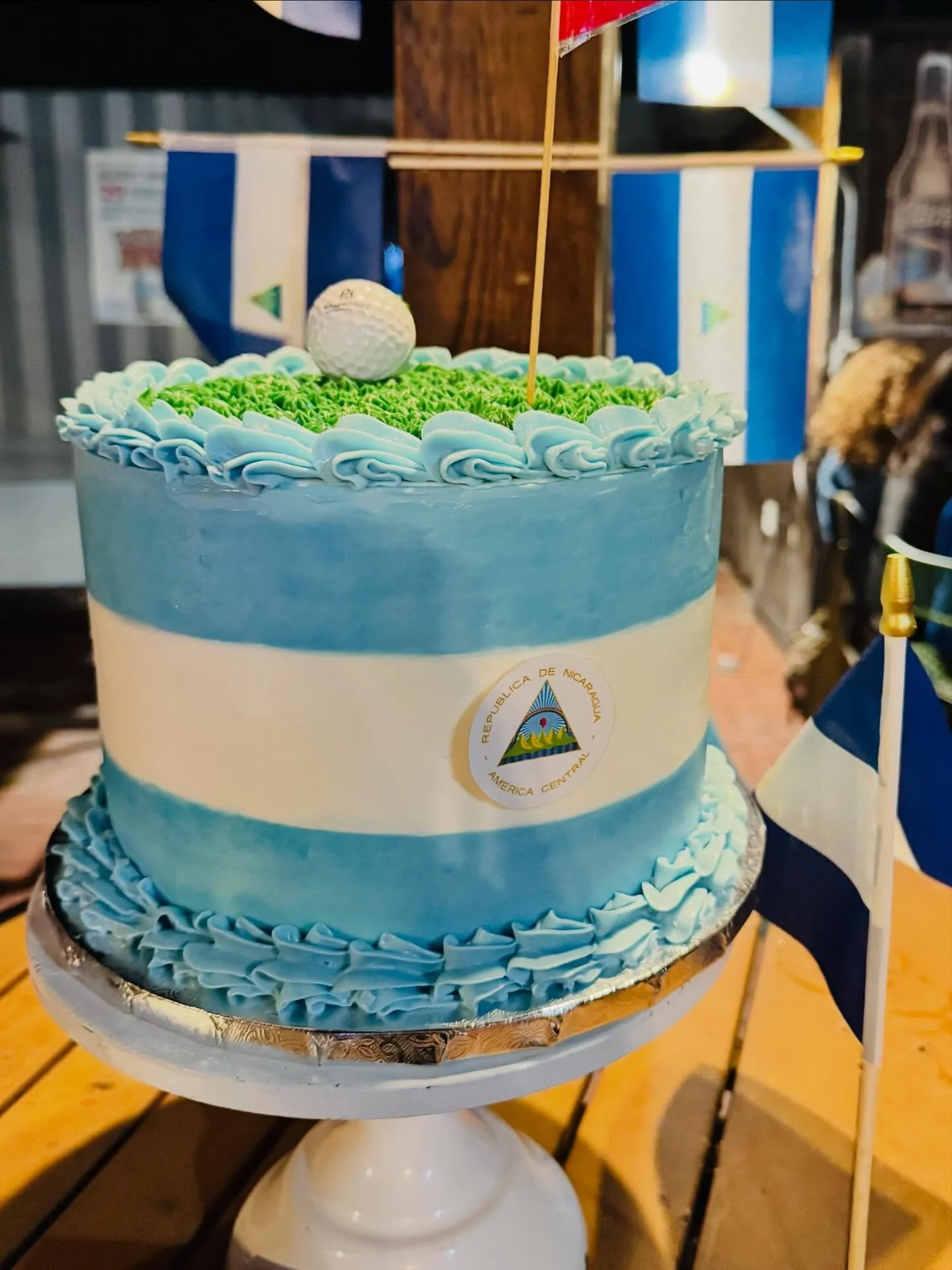 Surprise Going Away Nicaraguan Themed Cake ! The golfball on top (Chapstick) We do special order requests. #beachvibes #baking #cakes #desserts #nicaragua🇳🇮 #playadelrey #specialorders