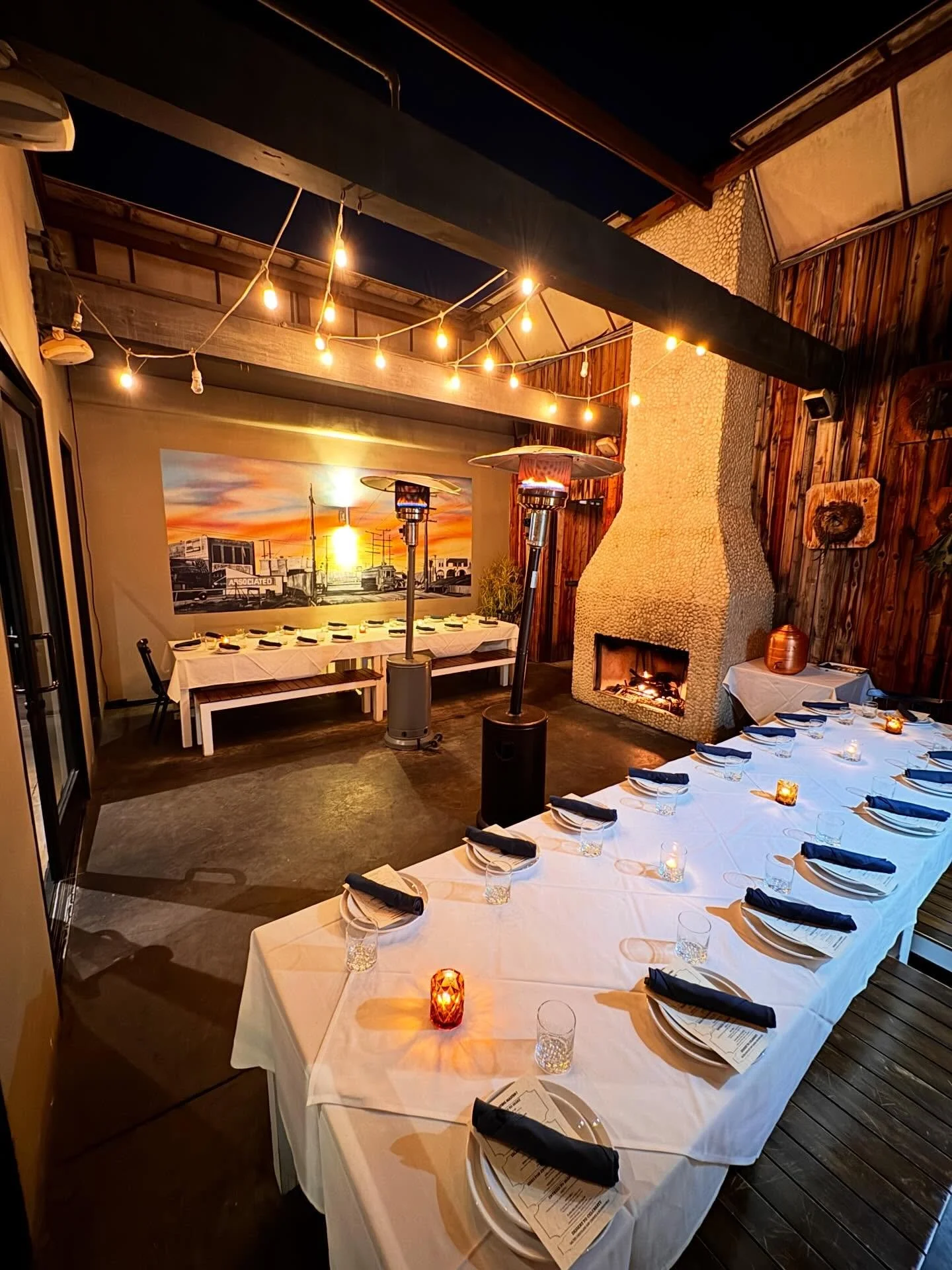 PICNIC TAABLE PATIO Holiday Party !

35 ppl max can fit here 

Tablecloths were an extra charge 

Candle Votives , Special Printed Menus - Included!

Book your next Birthday, Corporate , Holiday , Special Occasion Party Here! 

#beachlife #topchef #p