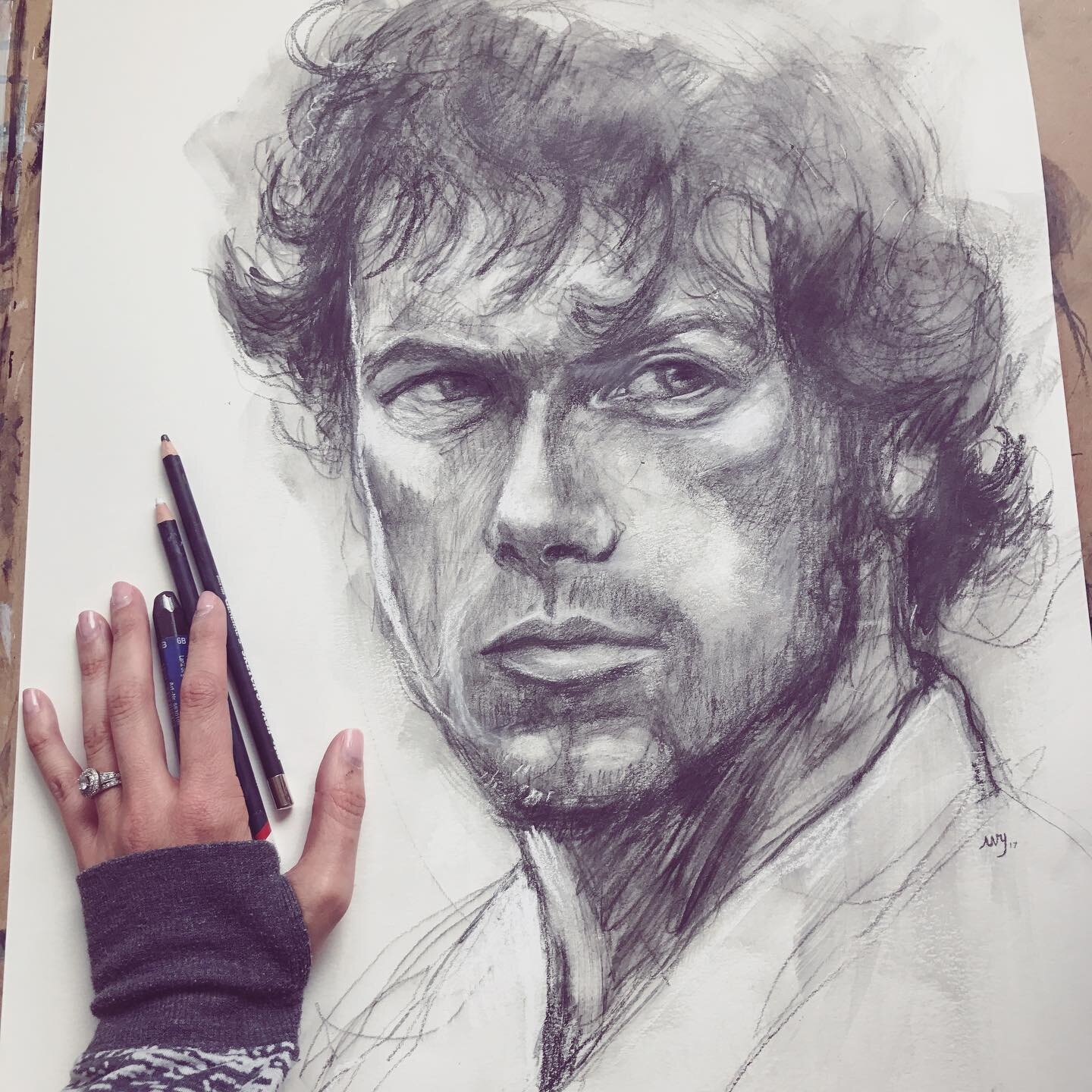 Just heard that the Outlander series is coming back on March 6, 2022! Woo! Made me remember the time I spent all day sketching this gorgeous man&rsquo;s face! ❤️
Hope your Sunday has been lovely!
.
@samheughan @outlander_starz