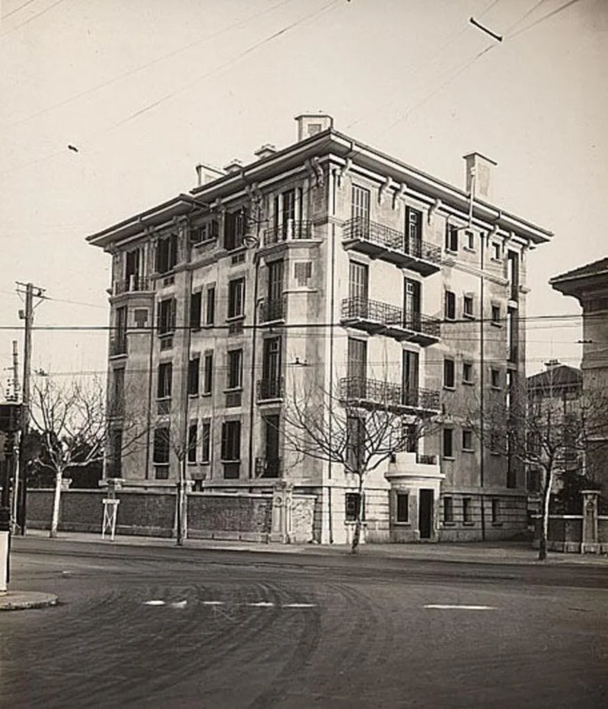 A police station on the borders of the French concession on what is now Huai Hai Lu. The building is still extant. Last time I looked, there was a furniture showroom in the ground floor and basement (the old cells) with living quarters above.