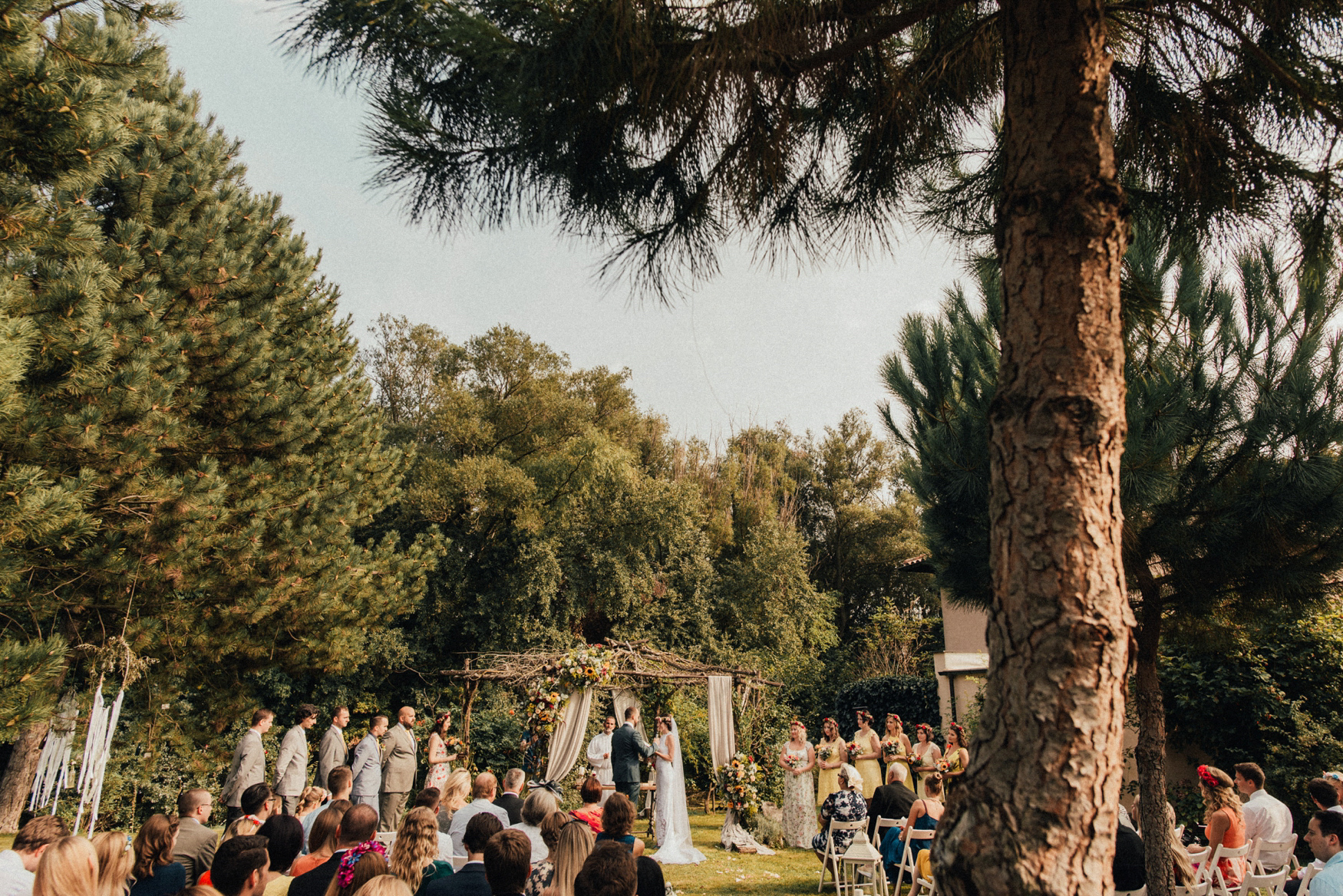 1 rustic summer barn wedding 055.jpg