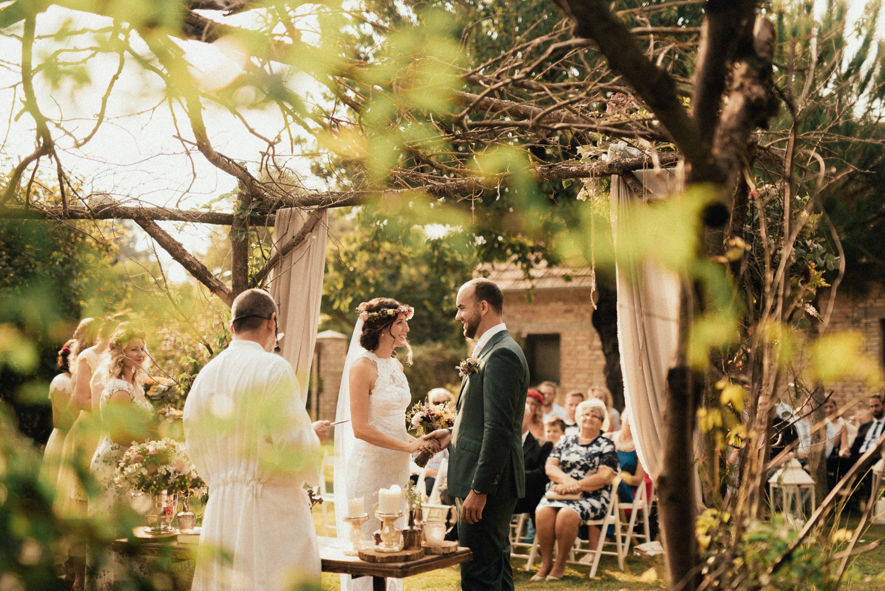 1 rustic summer barn wedding 056.jpg