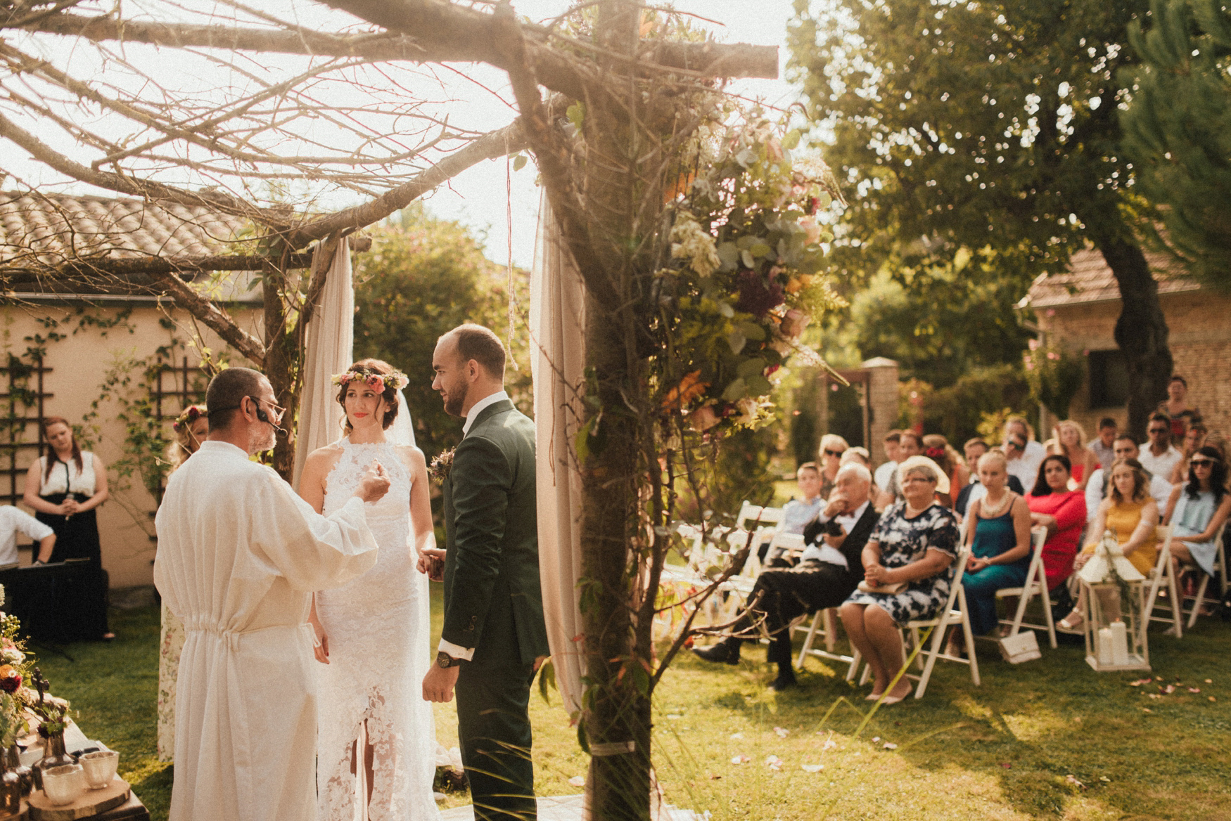 1 rustic summer barn wedding 064.jpg