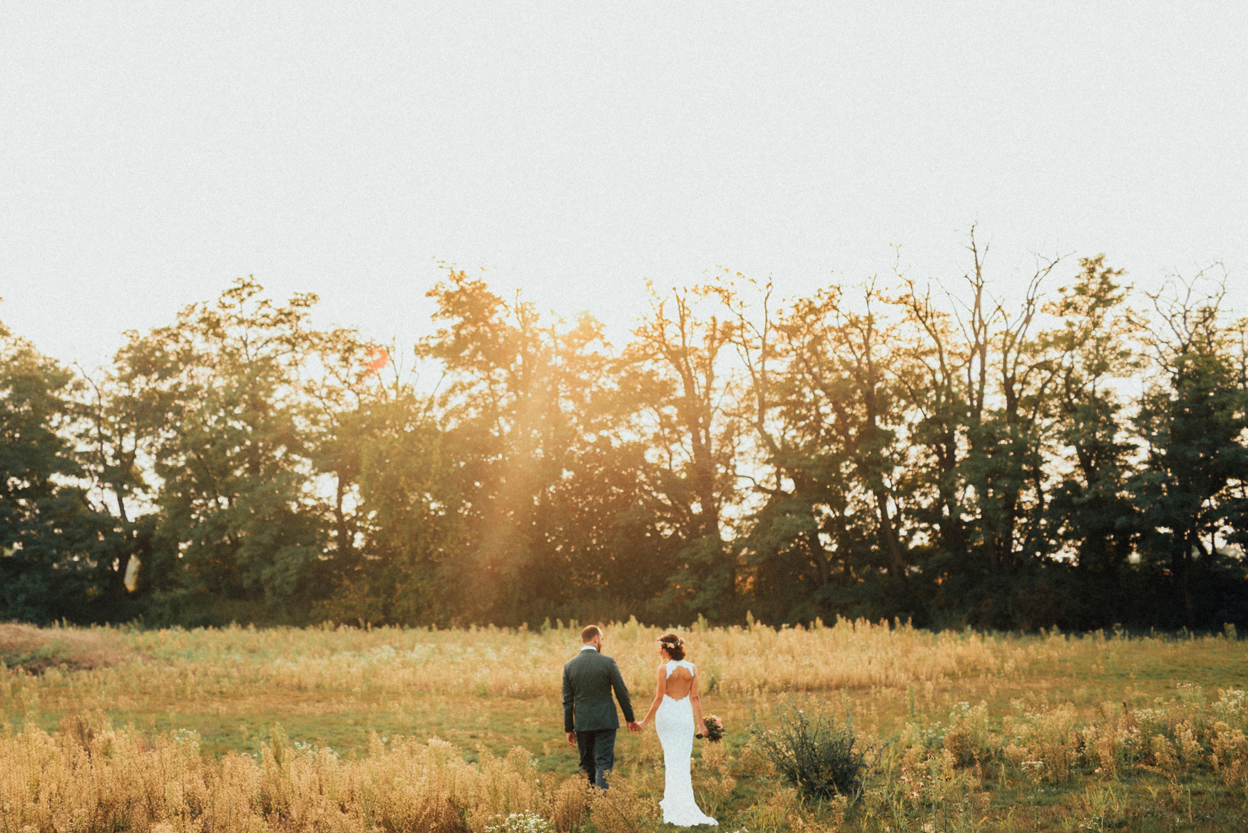 1 rustic summer barn wedding 078.jpg