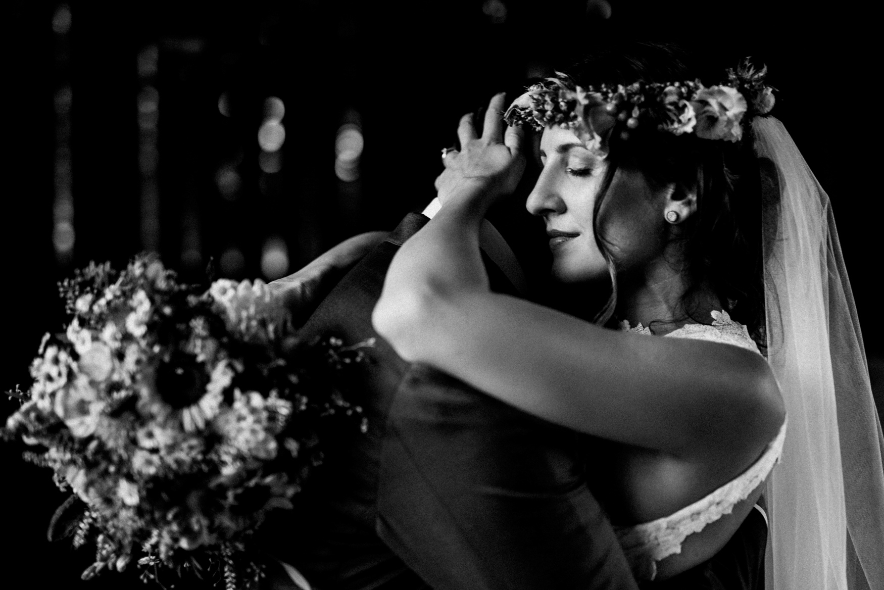 1 rustic summer barn wedding 084.jpg