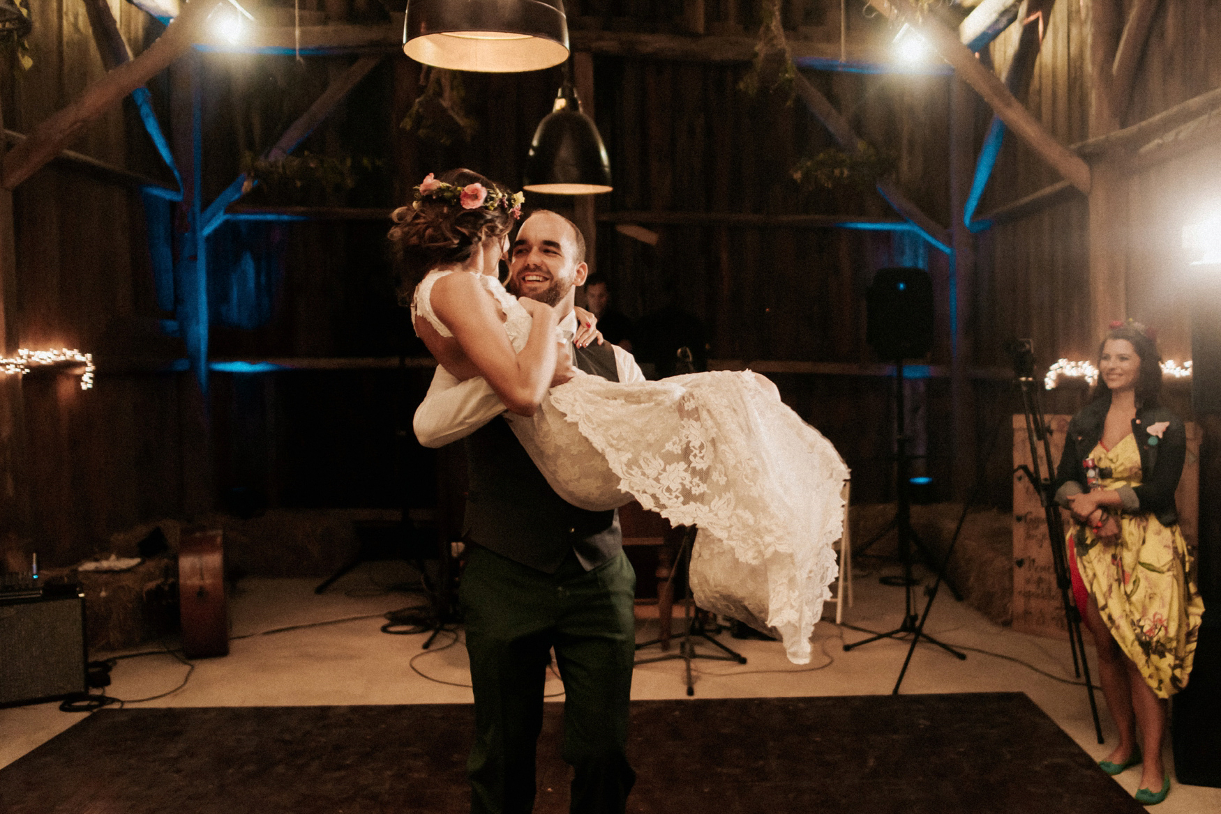 2 rustic summer outdoor wedding 024.jpg