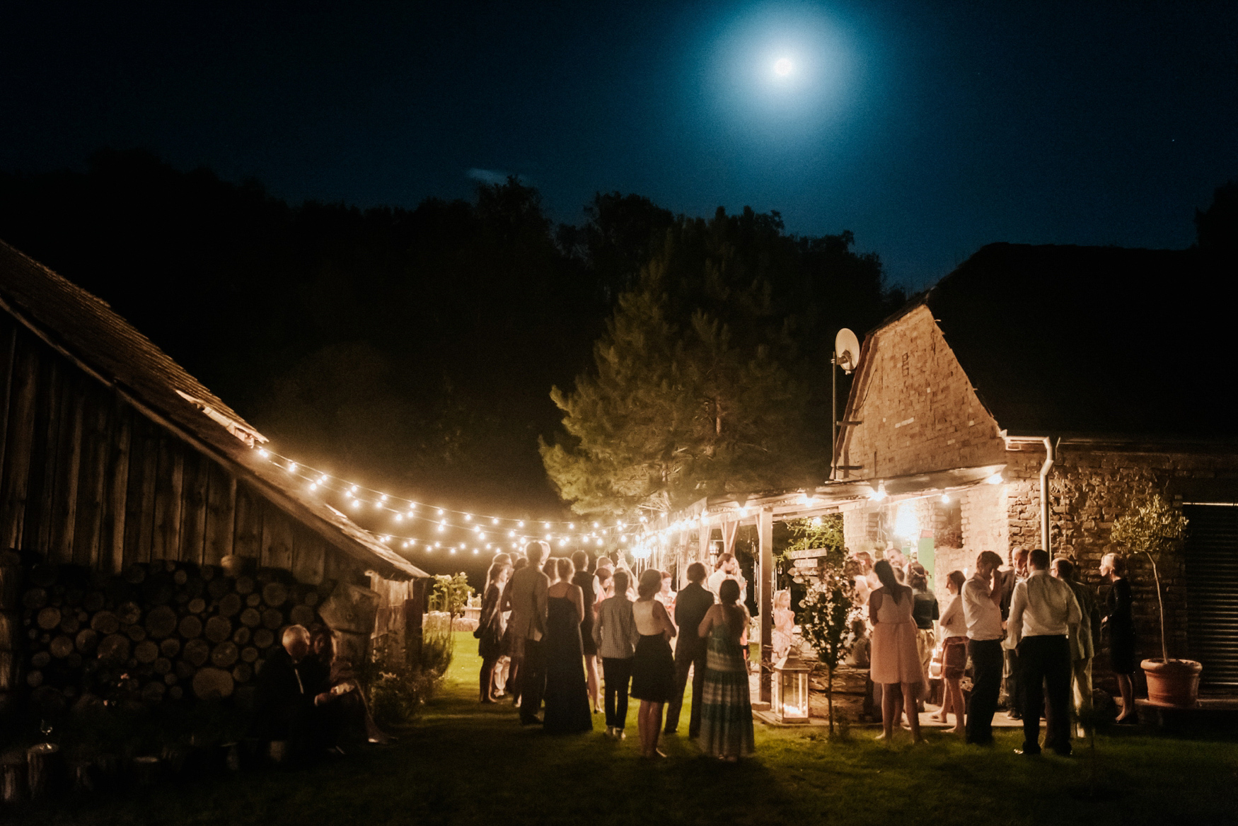 2 rustic summer outdoor wedding 044.jpg
