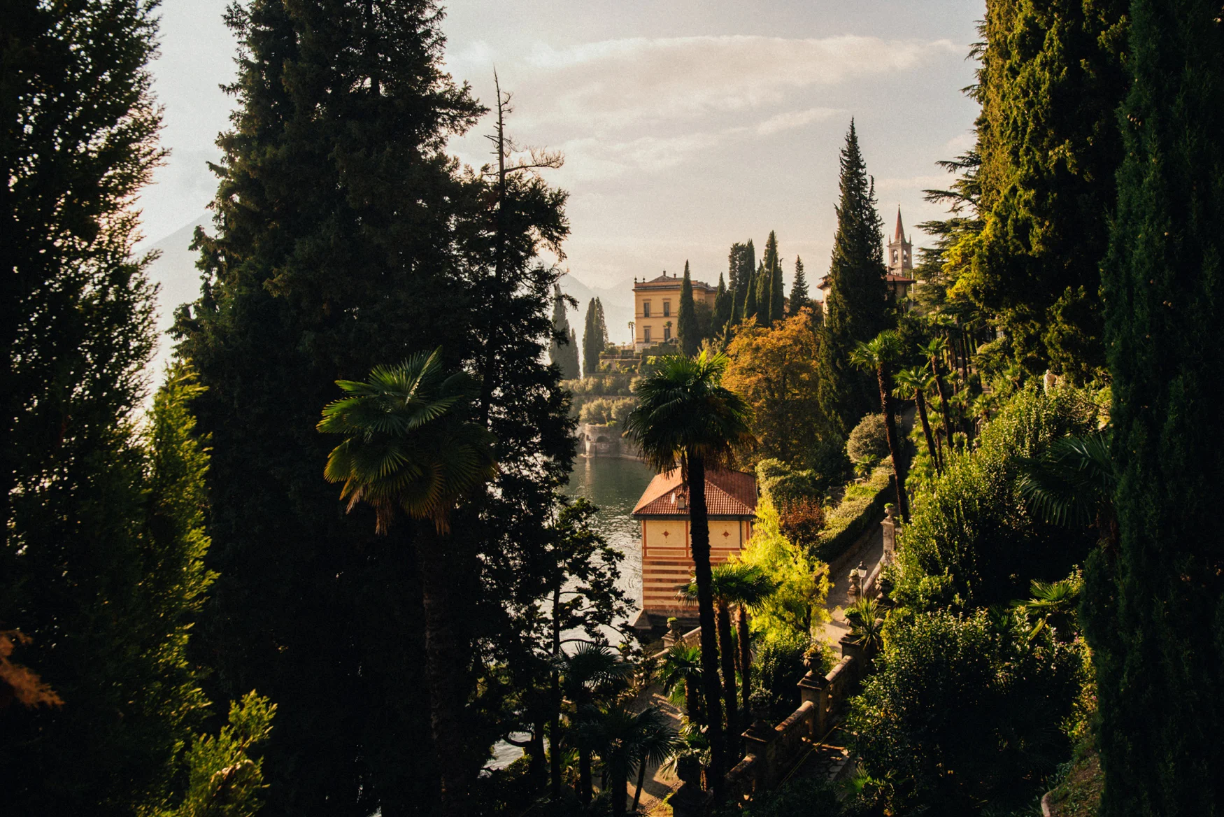 4 lake como engagement session varenna 009.jpg