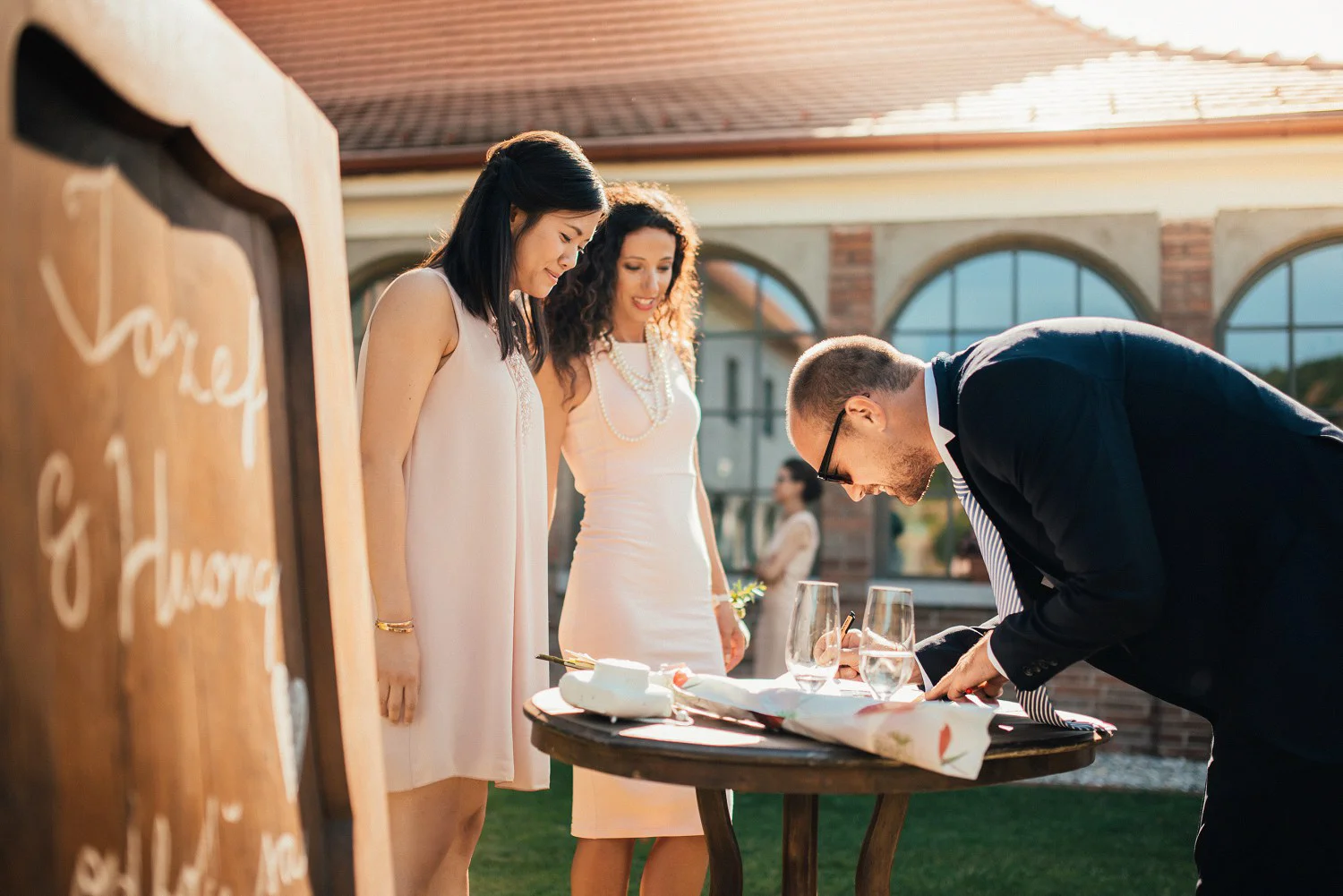 1 rustic outdoor wedding in vineyards 007.jpg