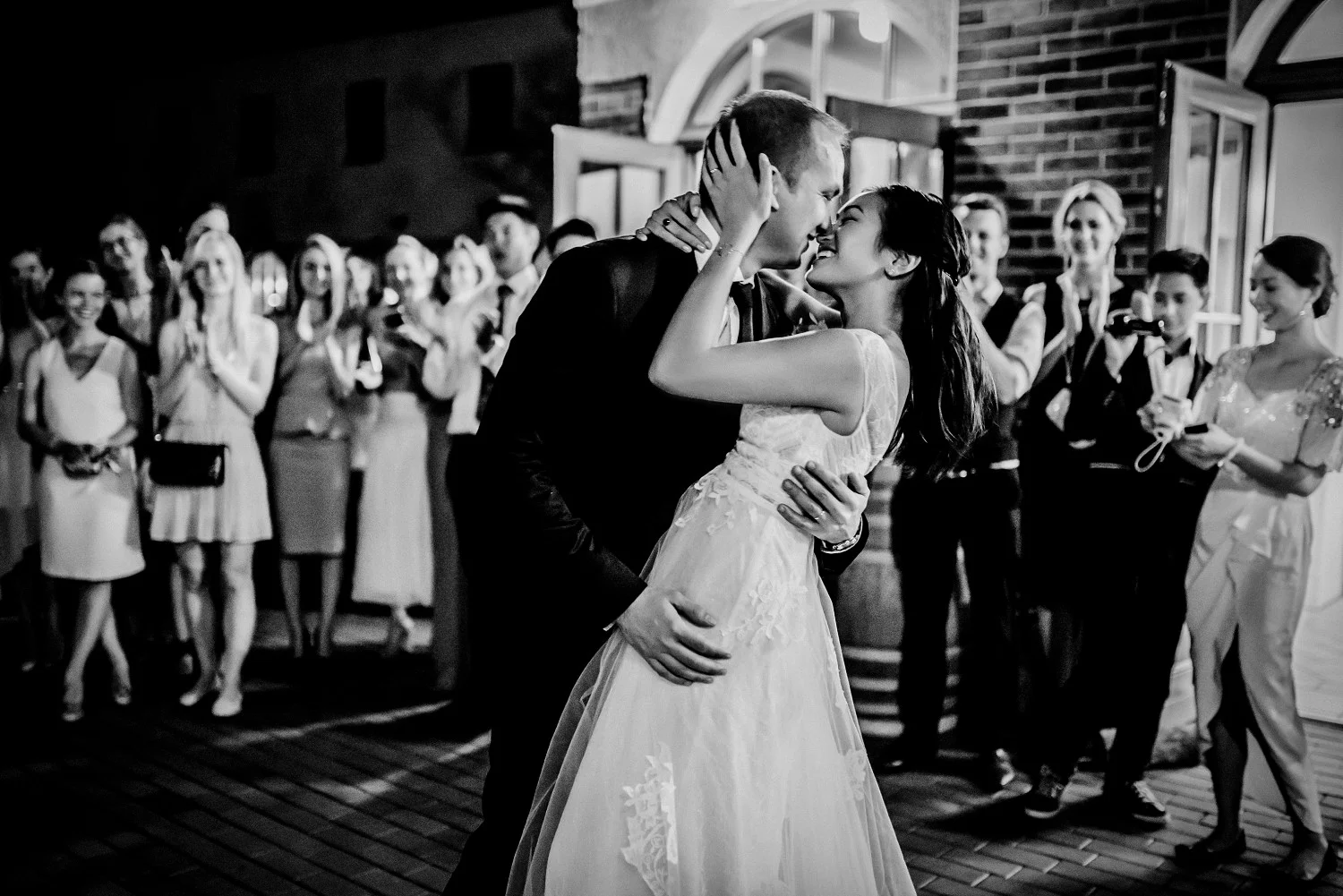 3 bohemian wedding in vineyards 024.jpg