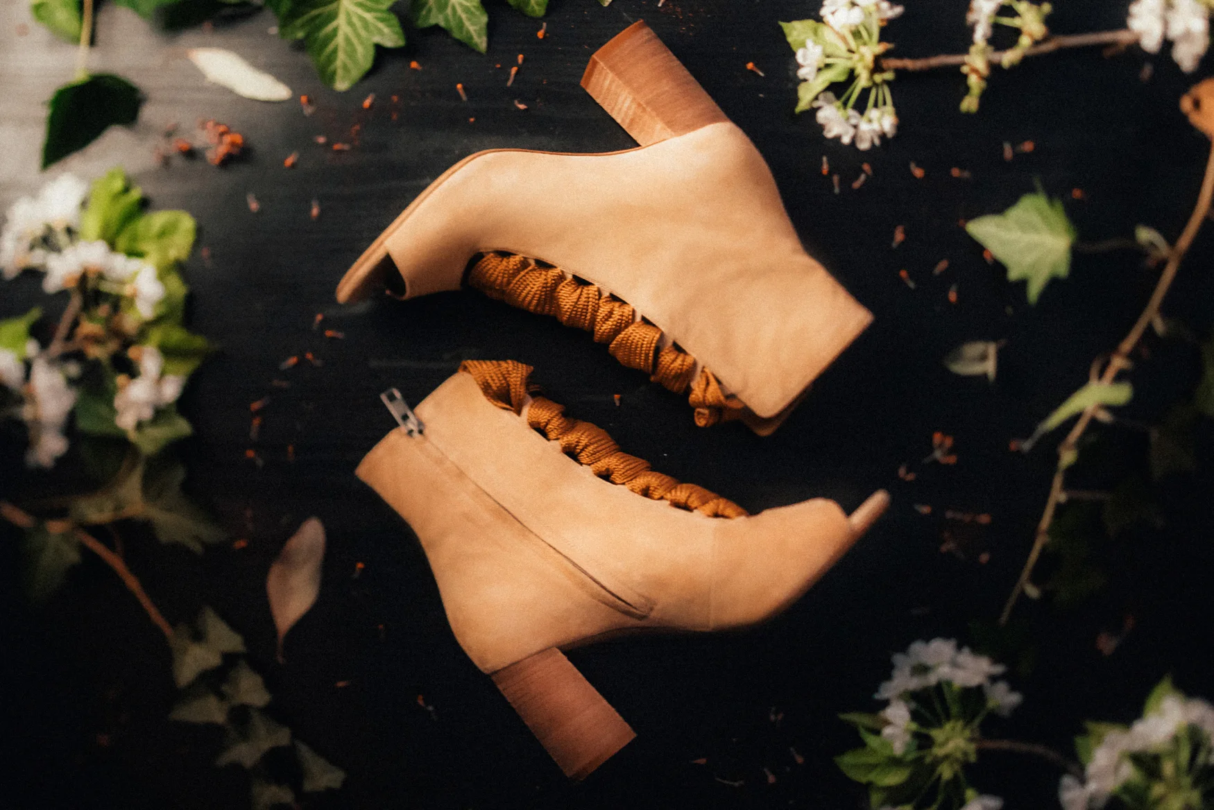1 art deco inspired urban wedding editorial 019.jpg