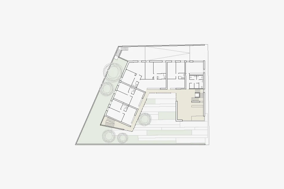 Nuova Residenza Universitaria, Marghera, Ve Il progetto consiste nella nuova costruzione di una residenza universitaria. L’area si trova al margine del centro di Marghera, in una zona residenziale di espansione novecentesca, la Città Giardino, ed affaccia su un’arteria ad alto scorrimento oltre la quale si sviluppa la zona industriale. Il progetto asseconda le indicazioni di piano e le assume come elementi per la definizione del nuovo volume che sfrutta al massimo la superficie edificabile e lascia ampio respiro agli spazi aperti. L’edificio che ne deriva si sviluppa attorno ad una corte su cui prospettano tutte le celle abitative. Progetto di concorso 4° classificato Data: 2009 Progettista: Paolo De Benedictis Collaboratore: Eduardo Josè Giraldez Caro << cambia progetto >>