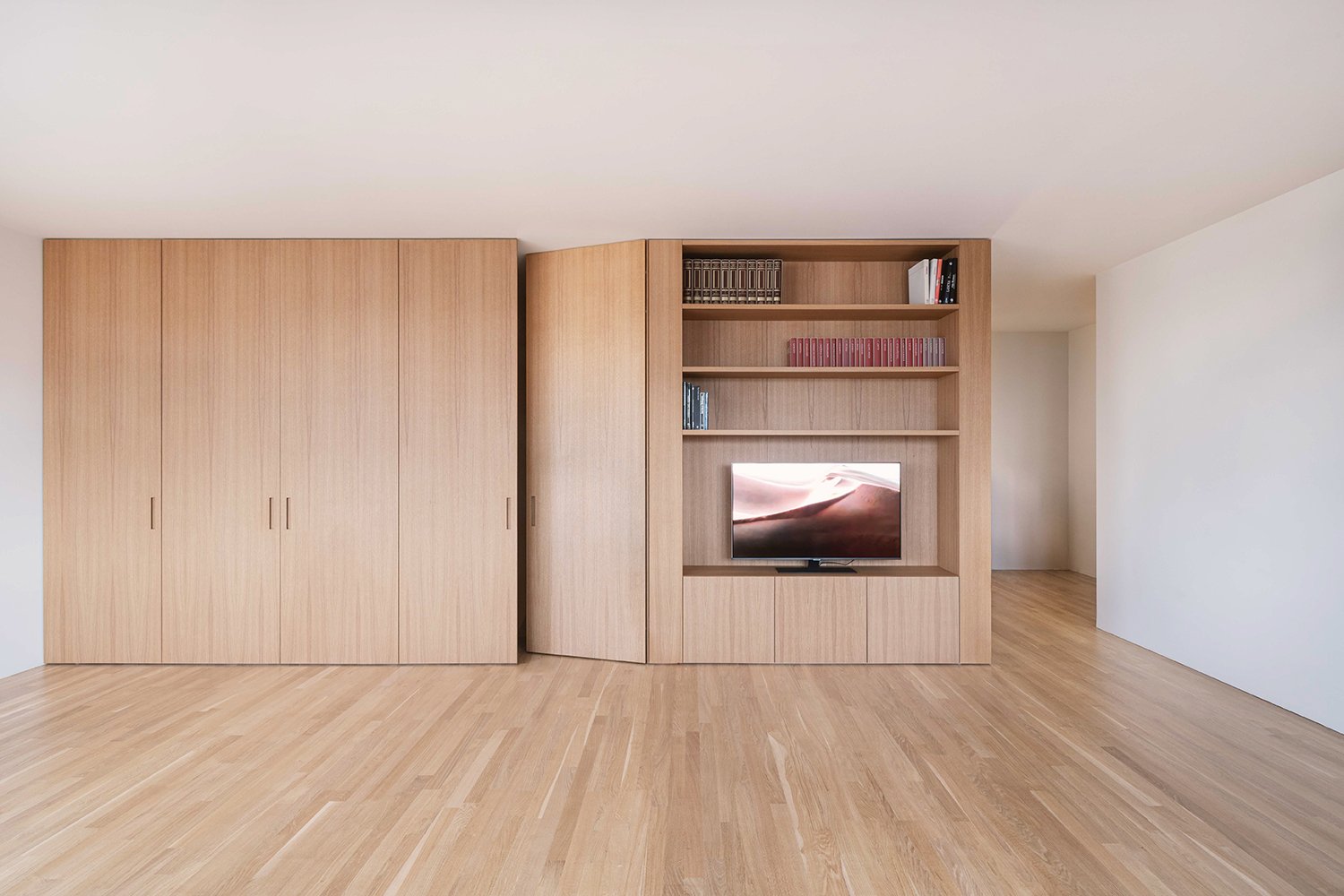 VF House, Bari Date: 2022 I 2023 Architect: Paolo De Benedictis Assistant: Massimo Ballarin, Pietro de Scarpis, Marco Evangelista Photography: Nicola Cavallera change project >>