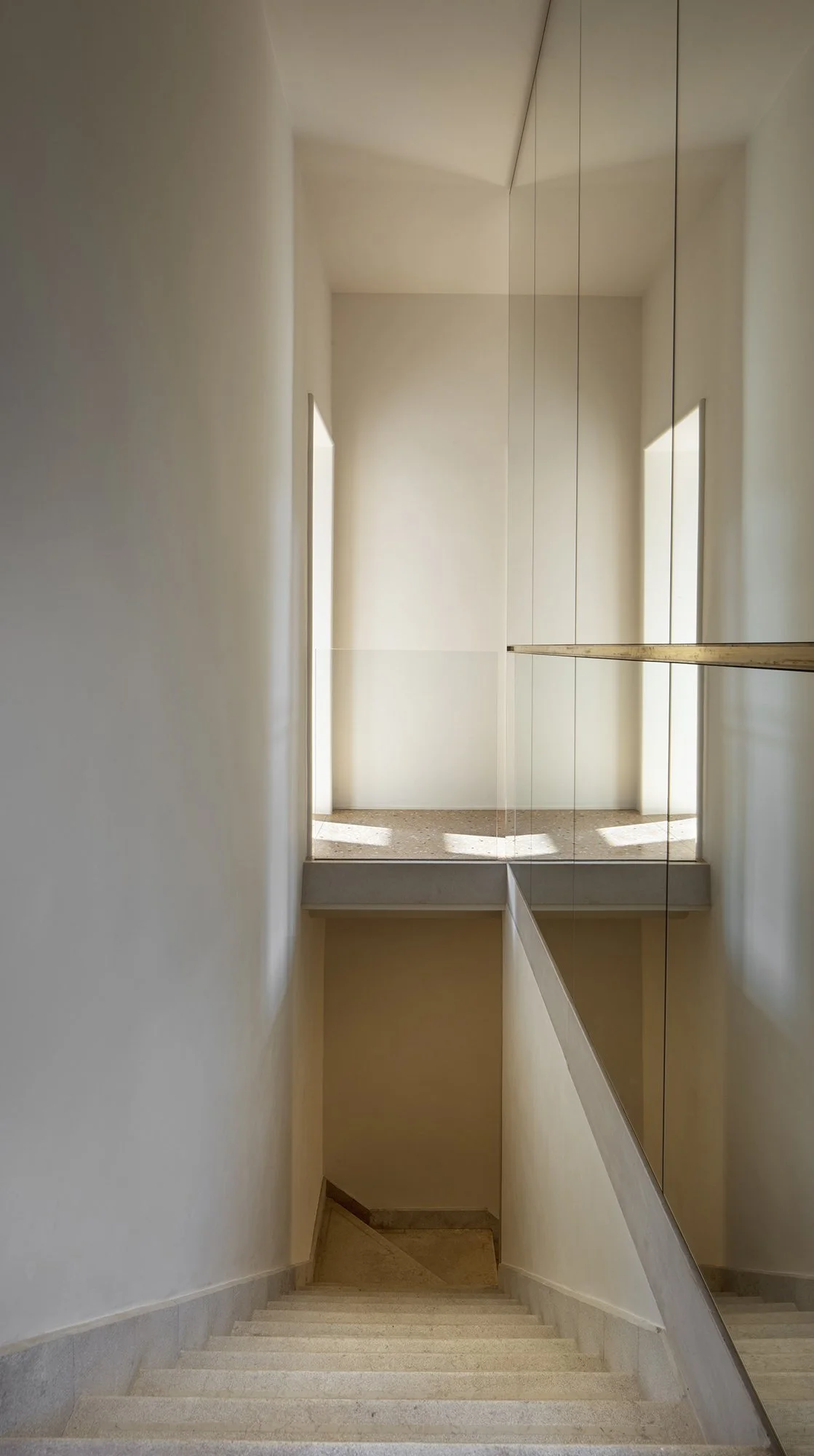 HG House, Venezia Date: 2022 I 2024 Architect: Paolo De Benedictis Assistant: Massimo Ballarin, Pietro de Scarpis Photography: Alessandra Chemollo change project >>