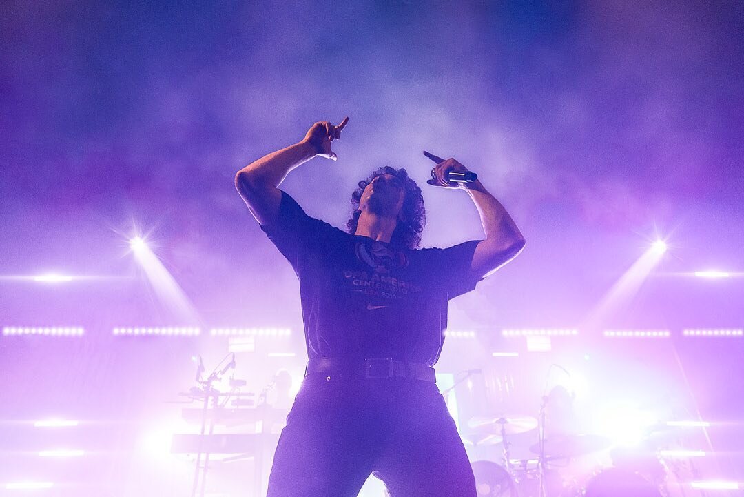 Had such a good time photographing Don Broco at the O2 Academy Oxford on Monday! 
Their lights looked awesome and it was such a great atmosphere, it was hard to believe it was a Monday night! 🦖💫