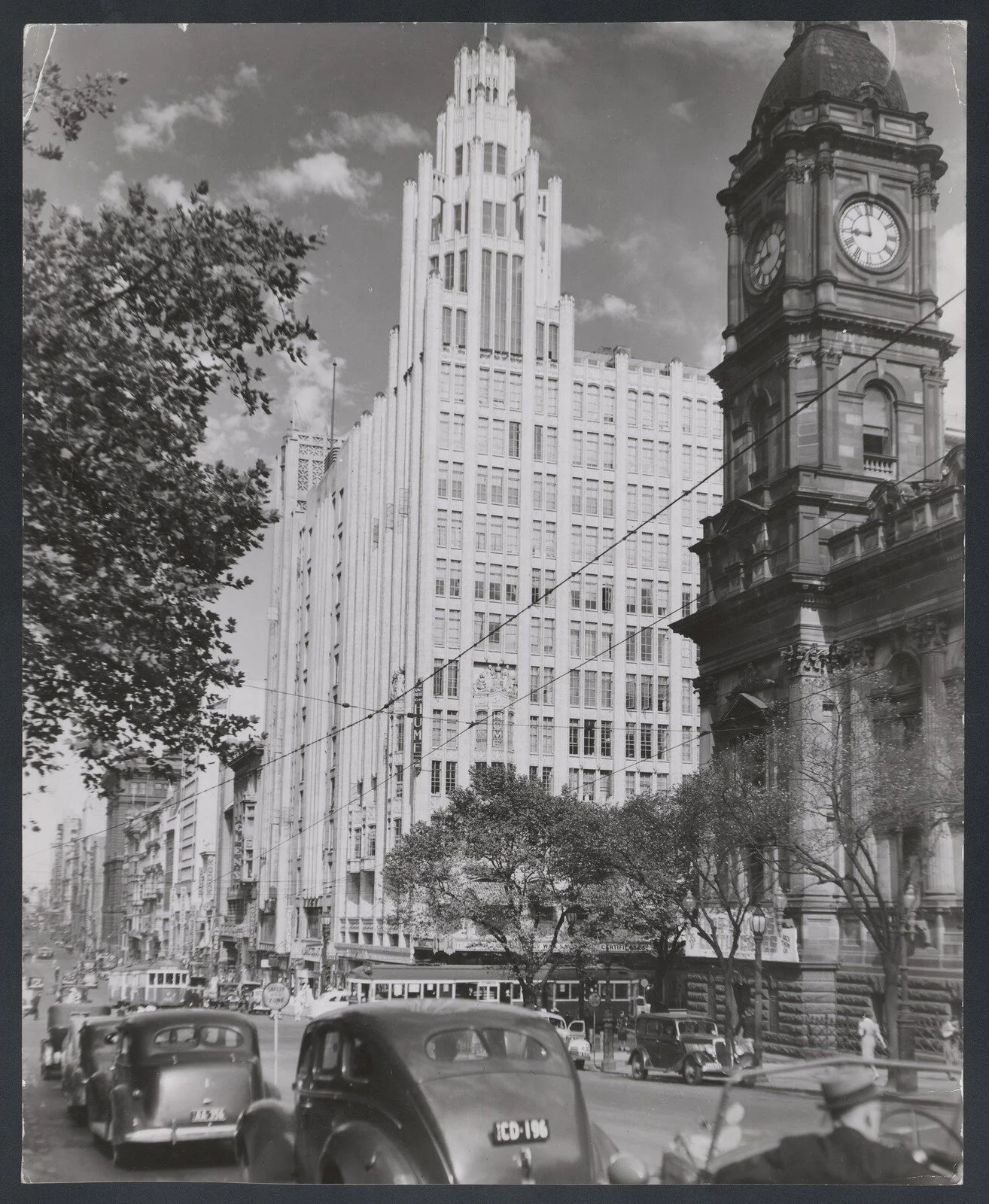 Image credit:  Australian Publicity Council. Victorian Division. (1943).  Collins Street, Melbourne, Victoria.