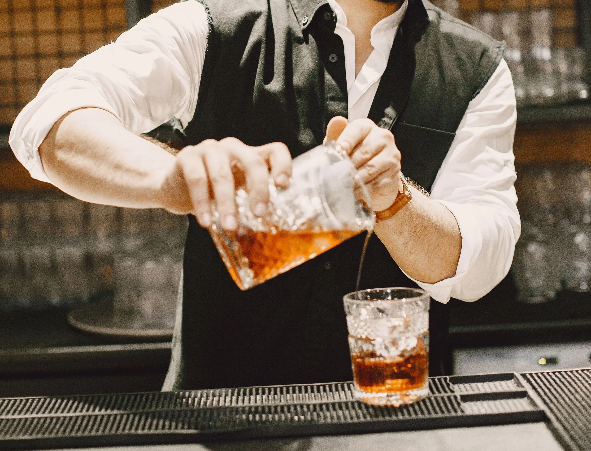 25-45yo Male FLAIR BARTENDER - ALCOHOL BRAND TVC