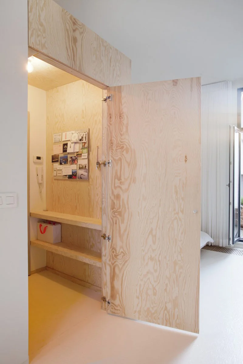 Provincie-apartment-Antwerp-Komaan!-Architects-Lisa-Van-Damme-photographer-Remodelista-9.jpg