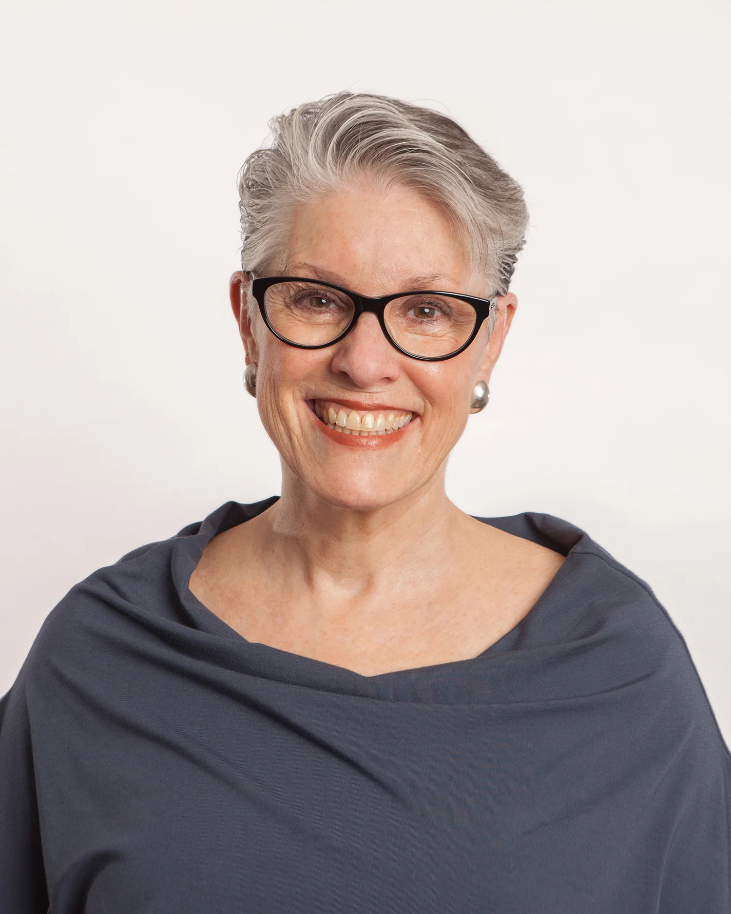 2017 Kira Head Shot (36 of 56)AWeb.jpg