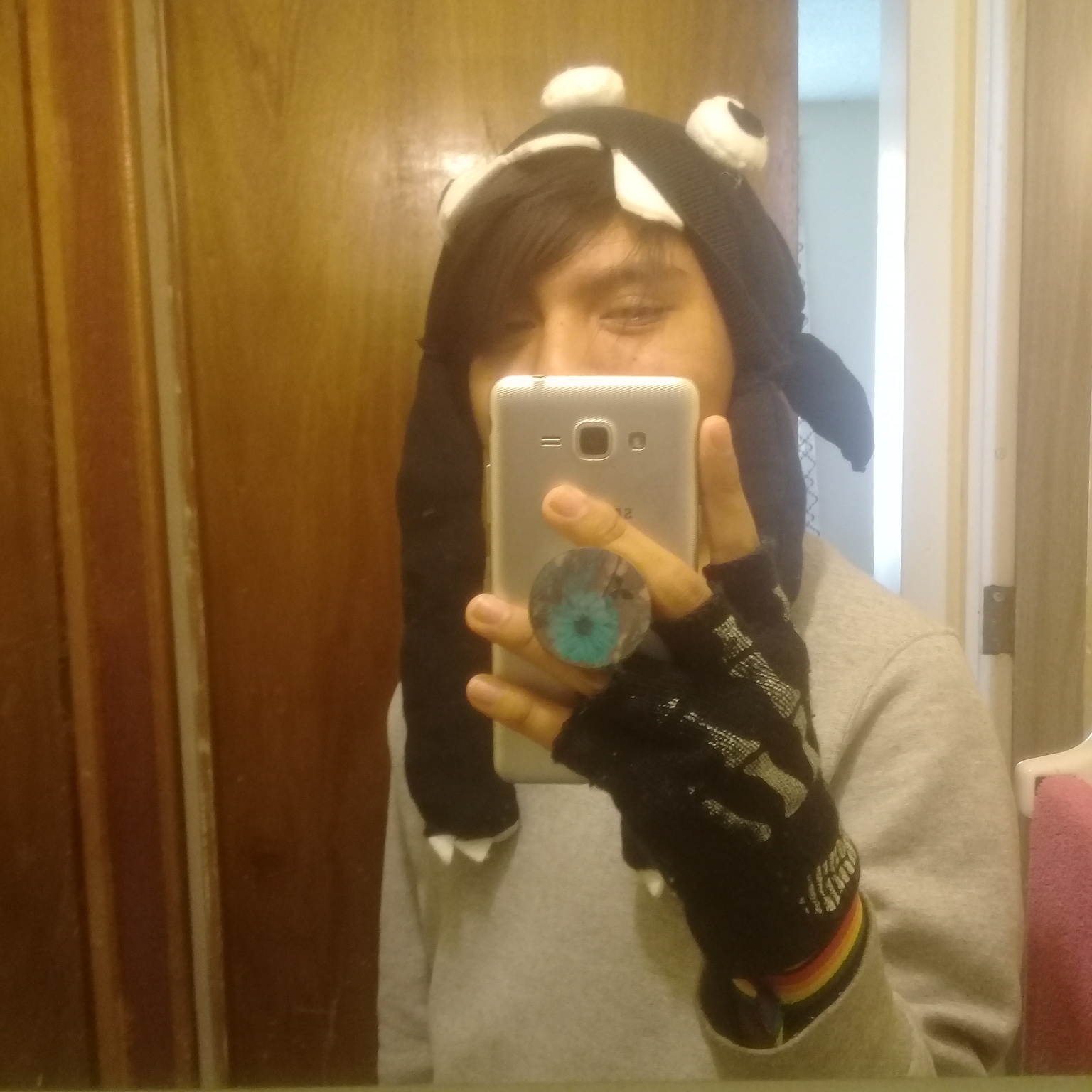Mikka hat in black