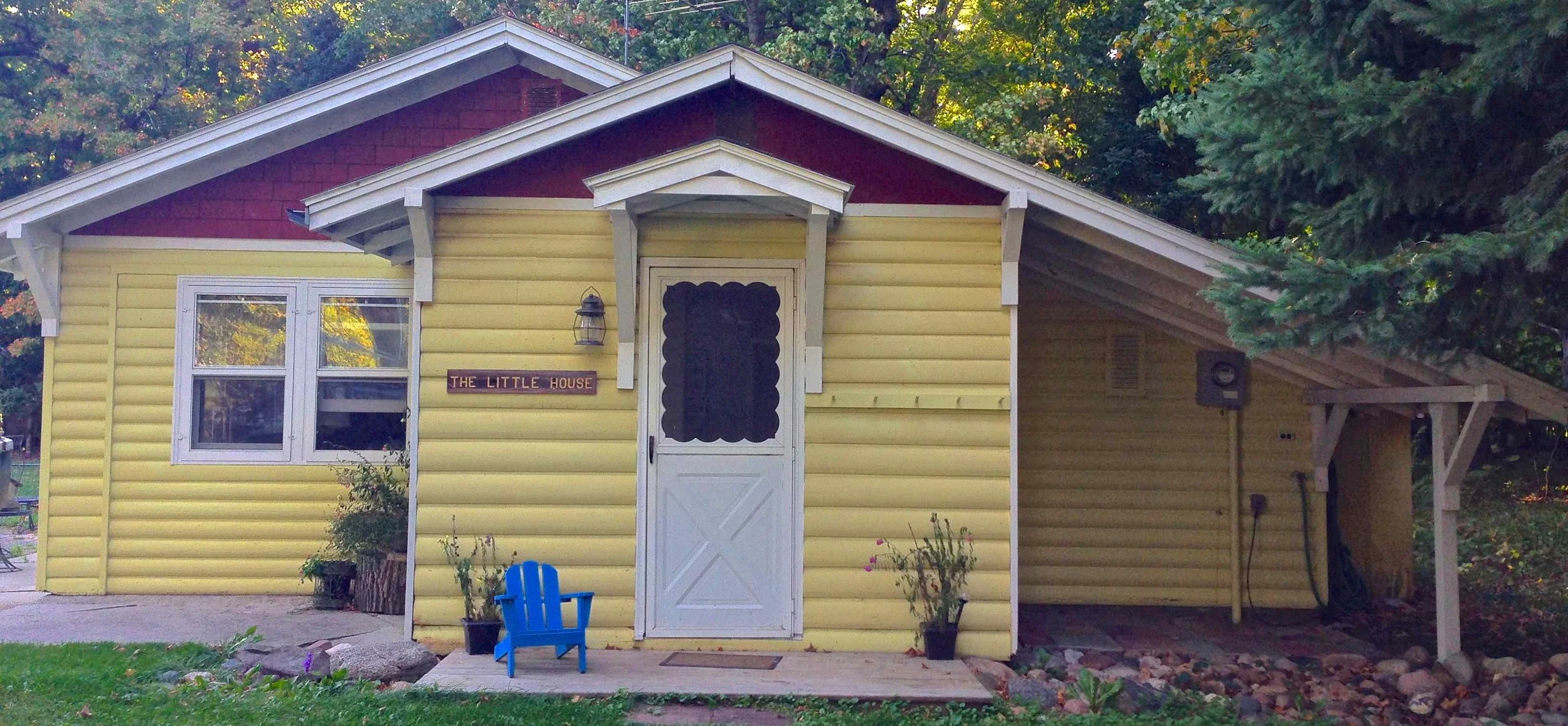 Hi there! I'm the little house front door. Ready for some fun?