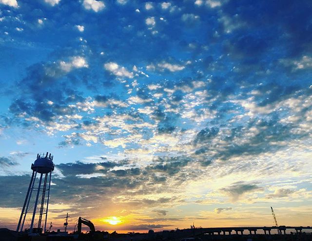 Ole Surf City is bouncing back nicely. Can&rsquo;t beat these sunsets that keep us here and why we came in the first place 🤙🏽🤙🏽🤙🏽🤙🏽 #nc #surfcity #topsailisland