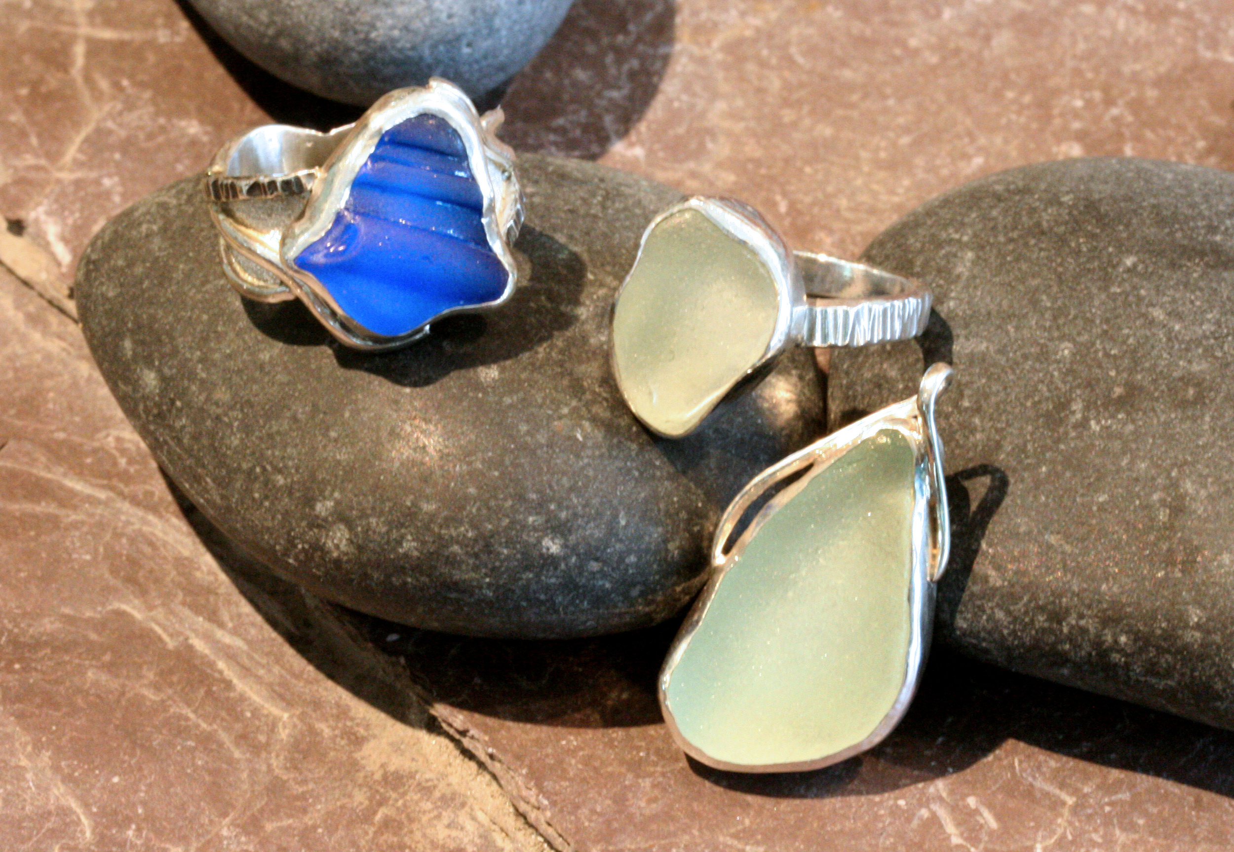 Sterling silver seaglass rings and pendant. 