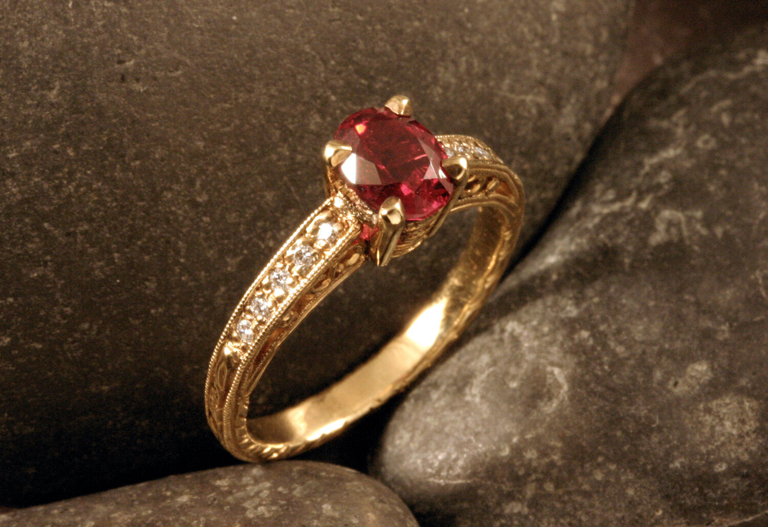 flexibel aspect verhoging 14K Red Spinel & Diamond Ring — Designs By S&R