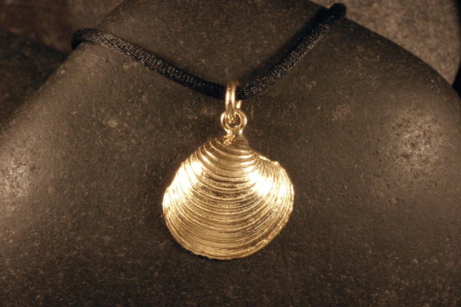 Small Clam Shell Charm, Sterling Silver or 14K — Designs By S&R