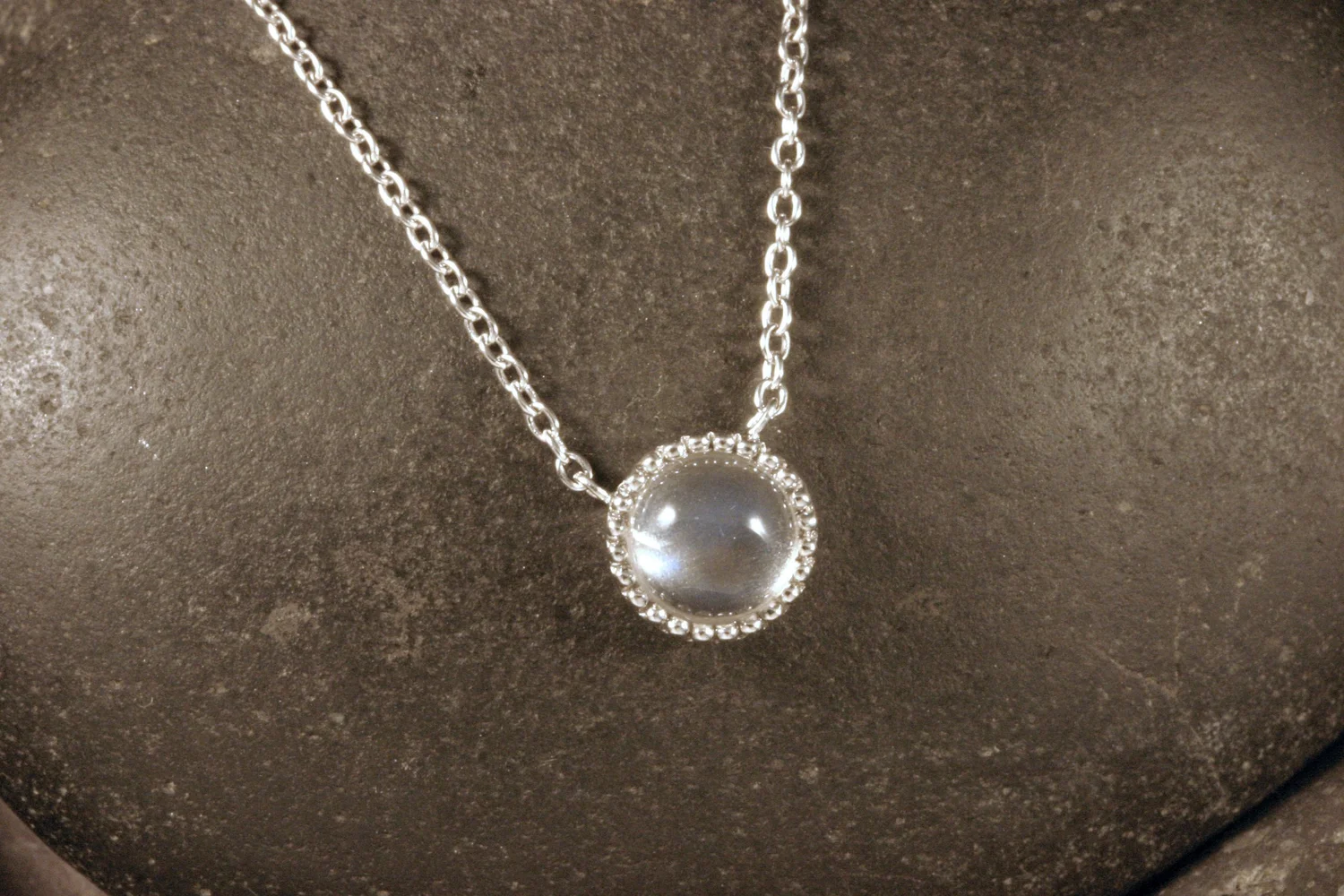 Silver Moonstone - Cabochon Silver Moonstone - Cabochon