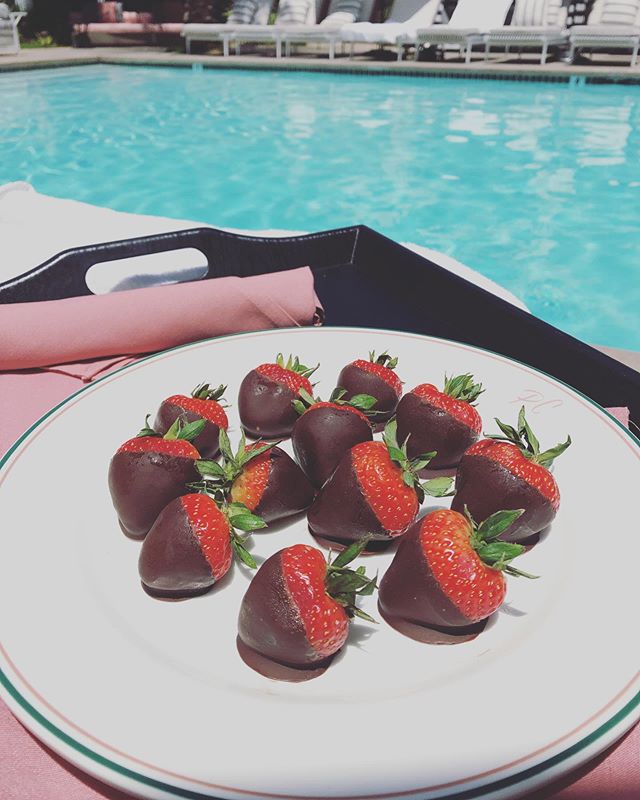 Yum! Someone sent us some chocolate covered strawberries for our anniversary! How nice! @mrs.sarashary