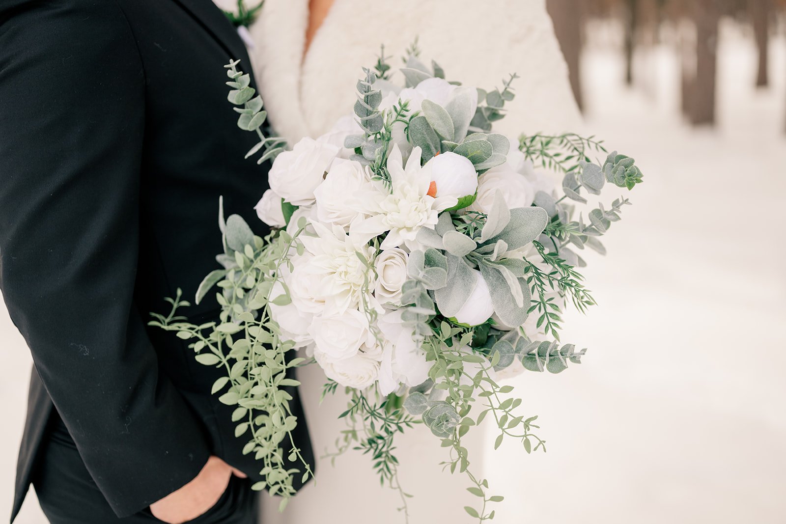 Silk Wedding Flower Arrangement Feature: Bridal Bouquets
